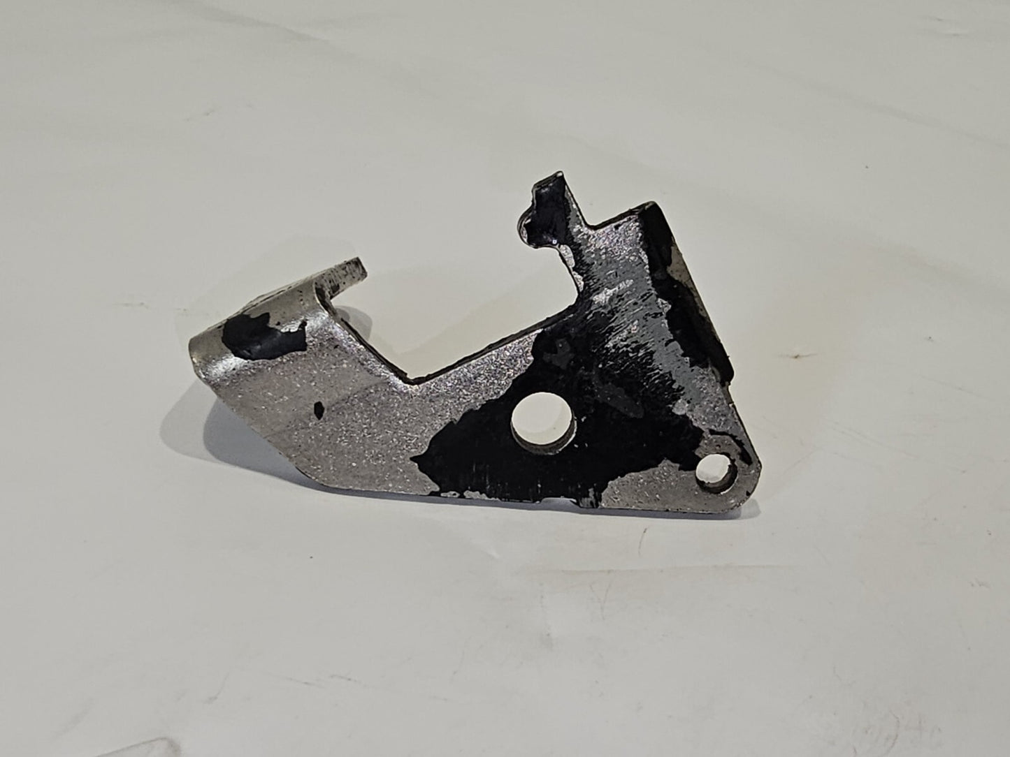 LATCH ARM FOR BOTTOM COWL LEVER MERCURY OUTBOARD 78809