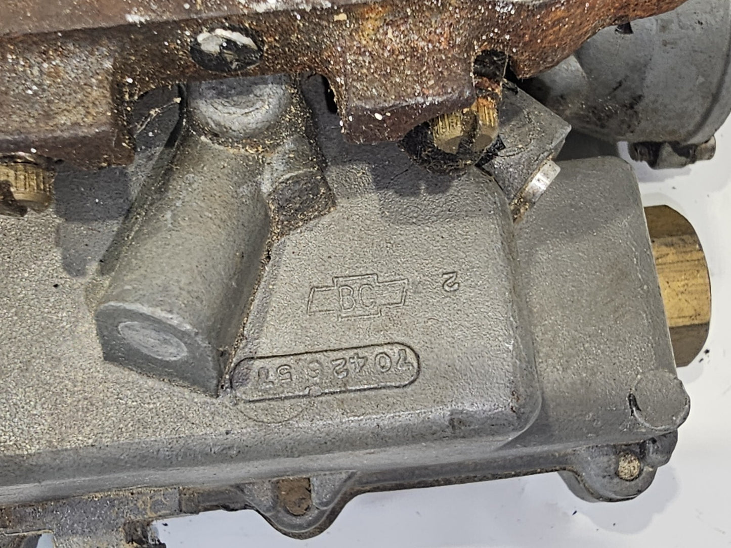 GM 2 JET CARBURETOR 7041110