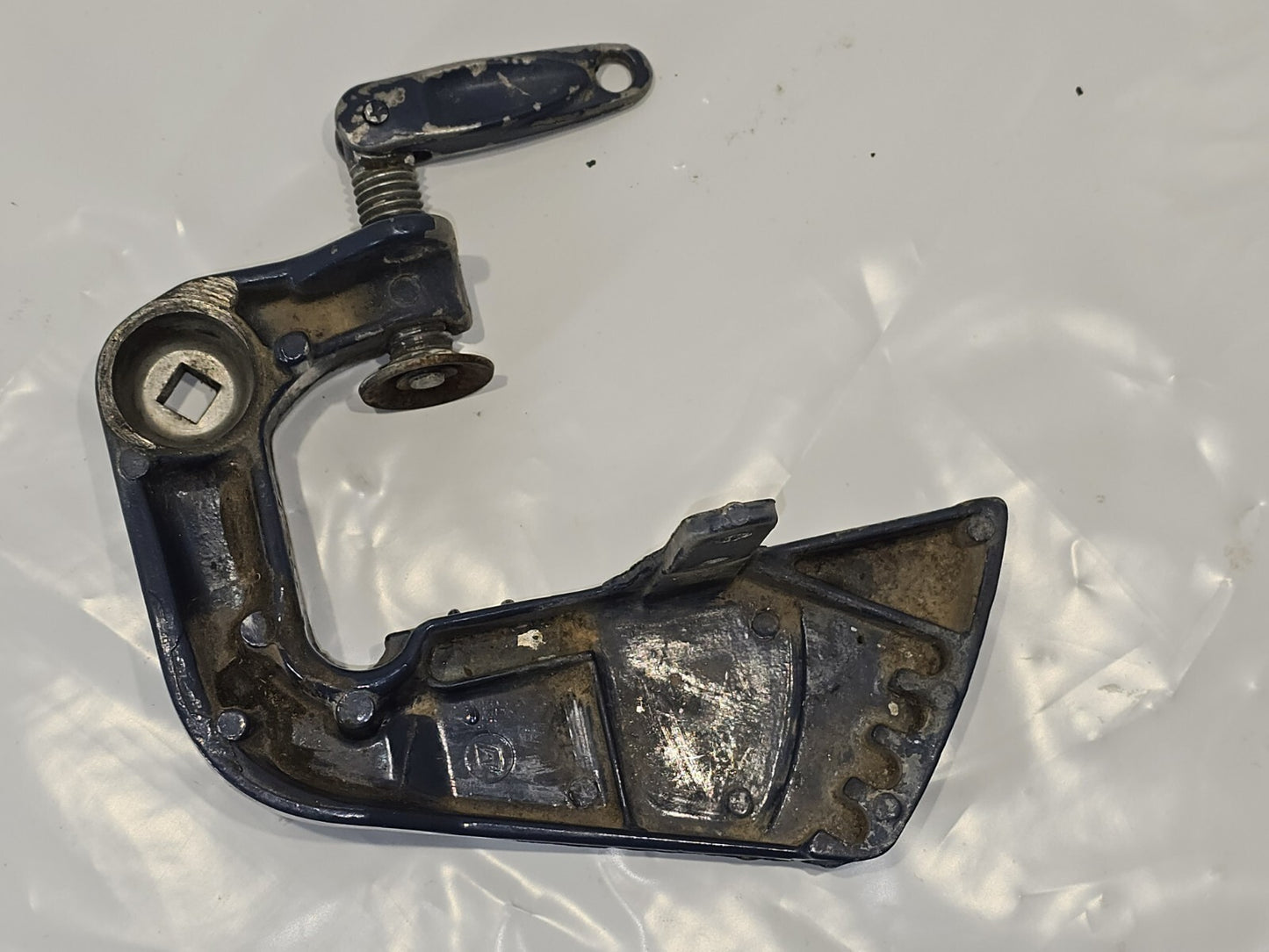 STERN BRACKET PORT EVINRUDE 0380871