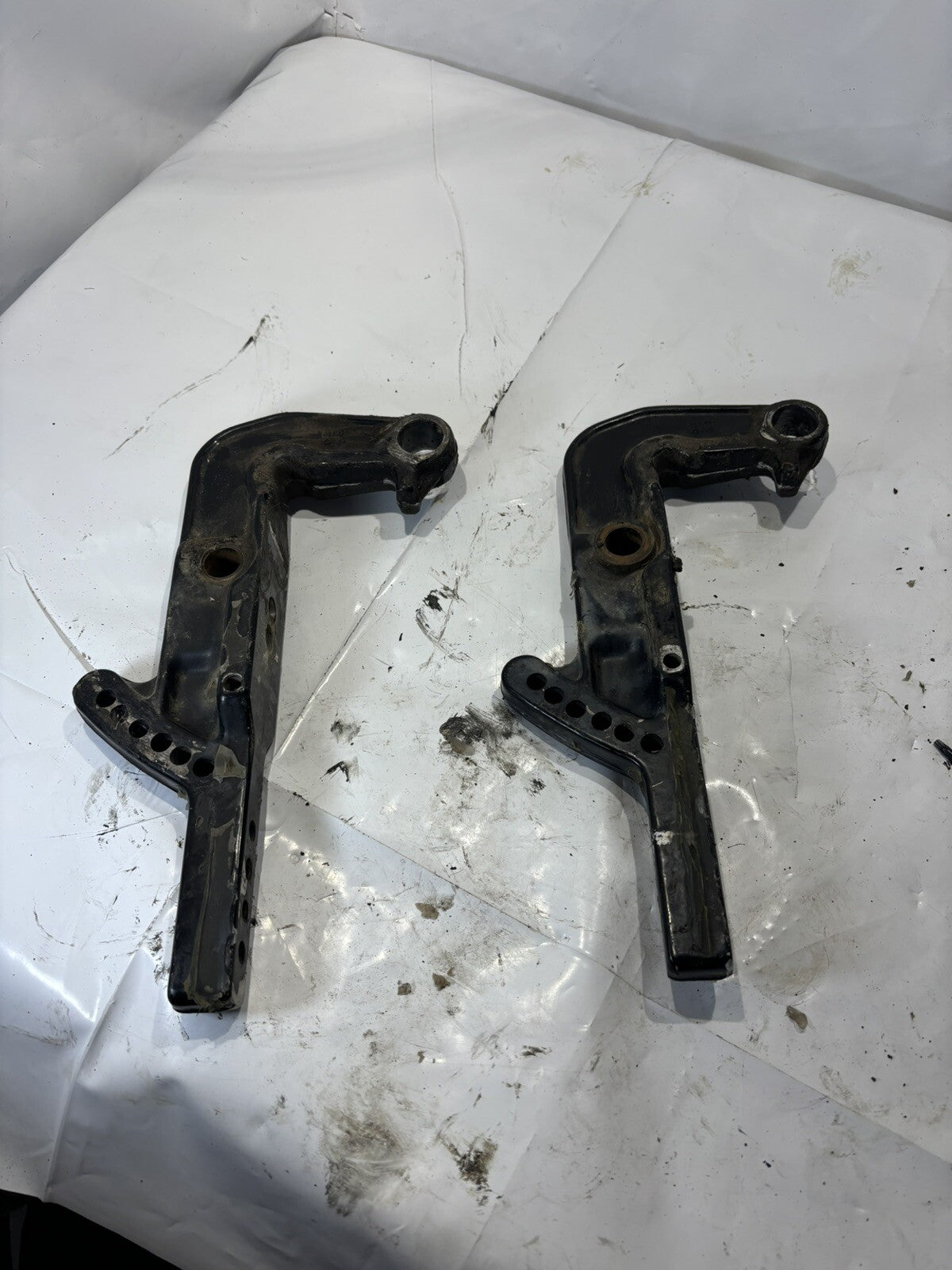 Mercury Mariner 8822A1 Transom Brackets 60-100hp 1980’s Pair