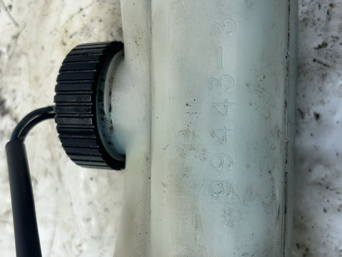 135/150/175/200 HP Mercury Oil Tank Reservoir w Cap 1990-2005 994436 43300A5