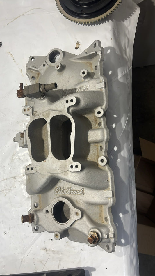 Edelbrock Performer Intake Manifold SBC Chevy 262-400 4 BBL