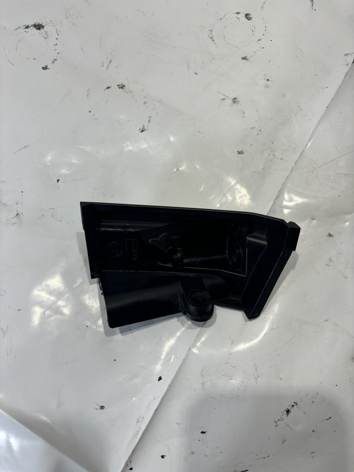 Johnson Evinrude OMC Fuel oil bracket cover 435273