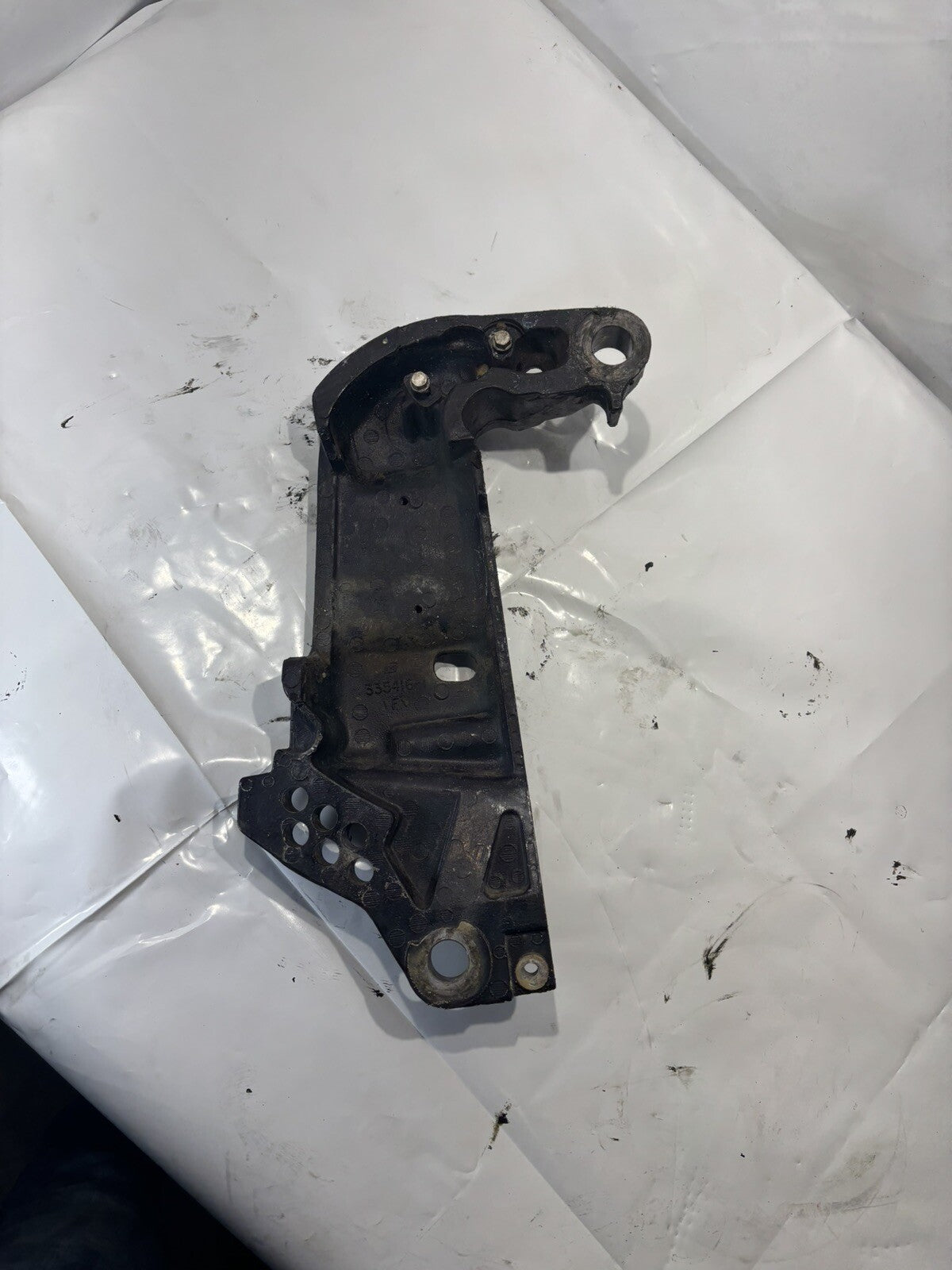 JOHNSON EVINRUDE STERN BRACKET STARBOARD 0351922