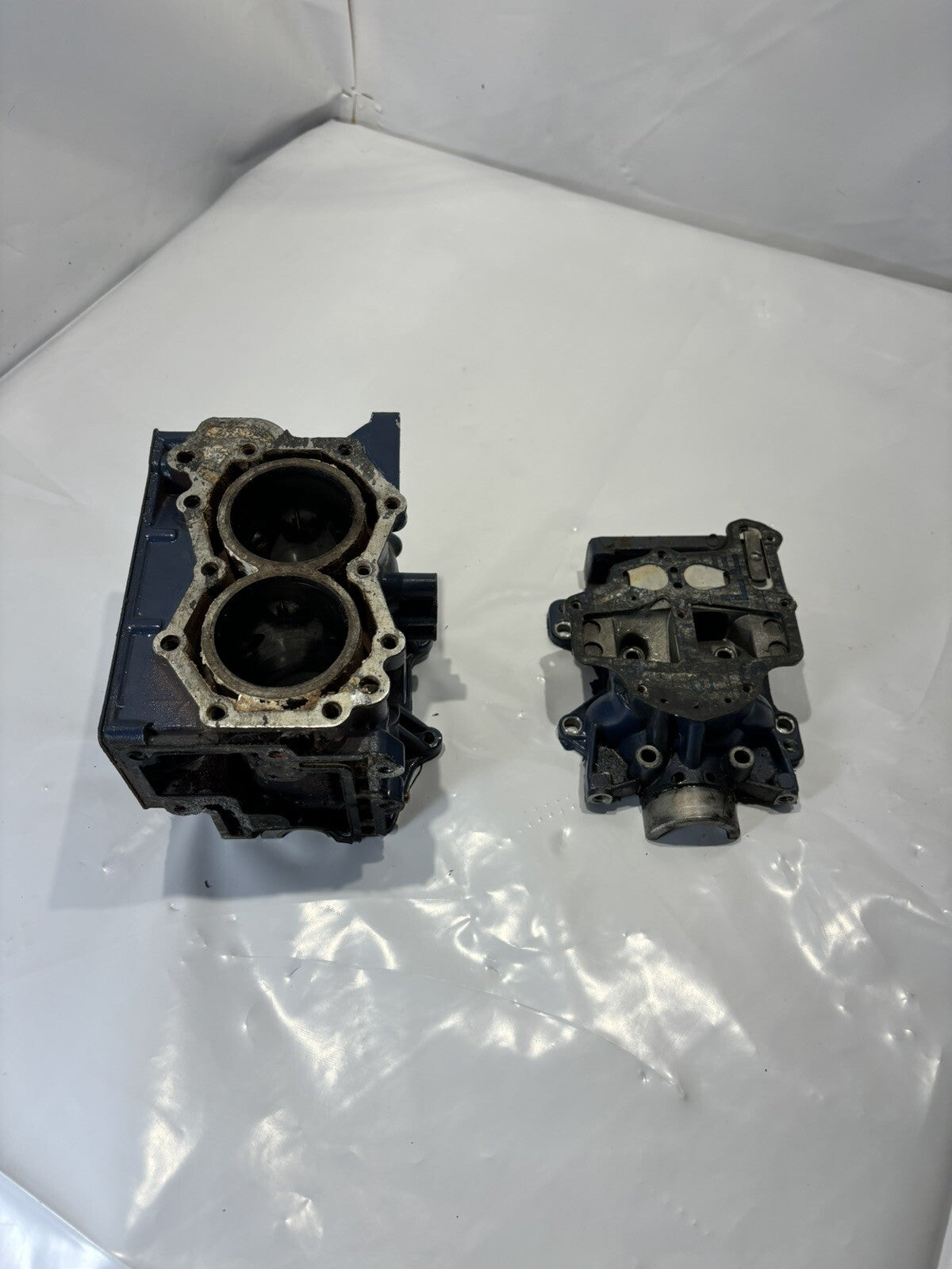 JOHNSON EVINRUDE 381362 CYLINDER BLOCK AND CRANKCASE