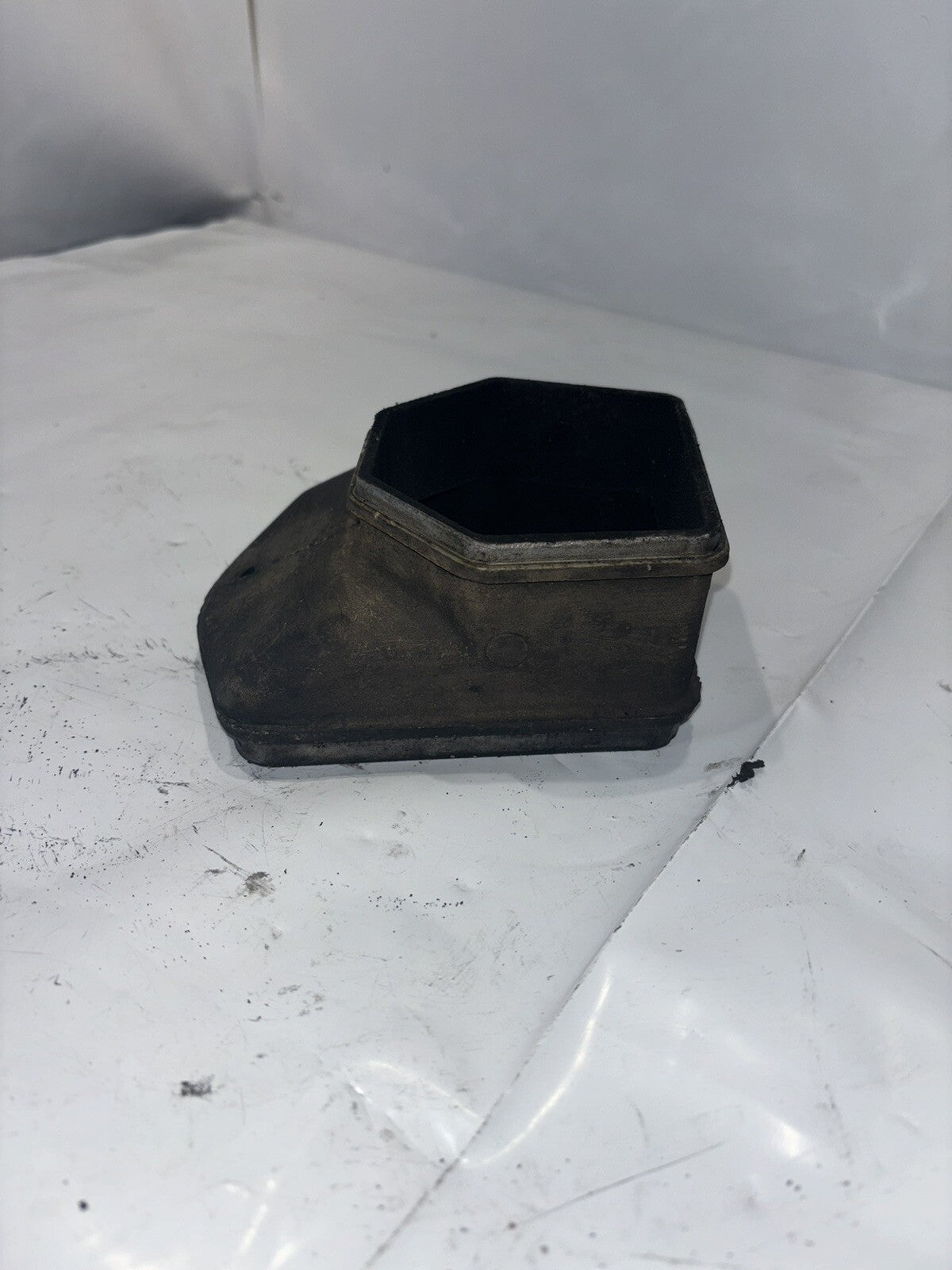 JOHNSHON OMC Exhaust Housing 327796