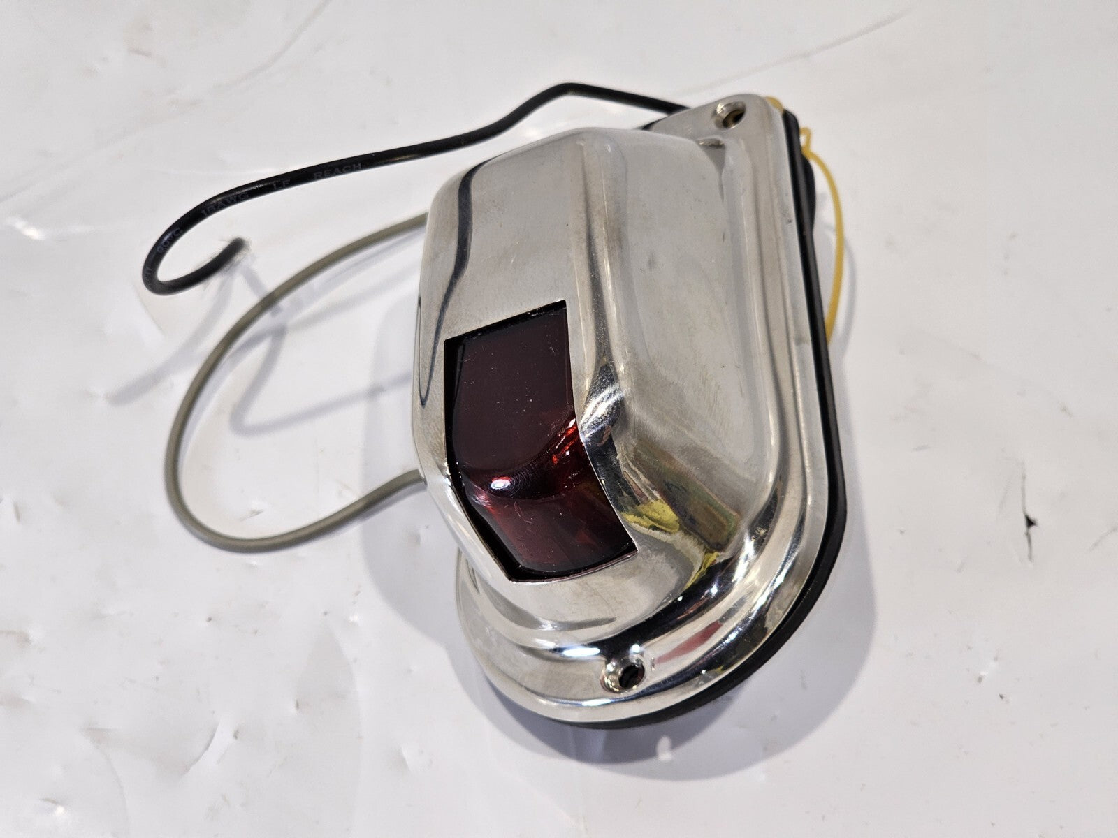 Attwood Marine 66314R7 1-Mile Sidelight Red Vertical Mount