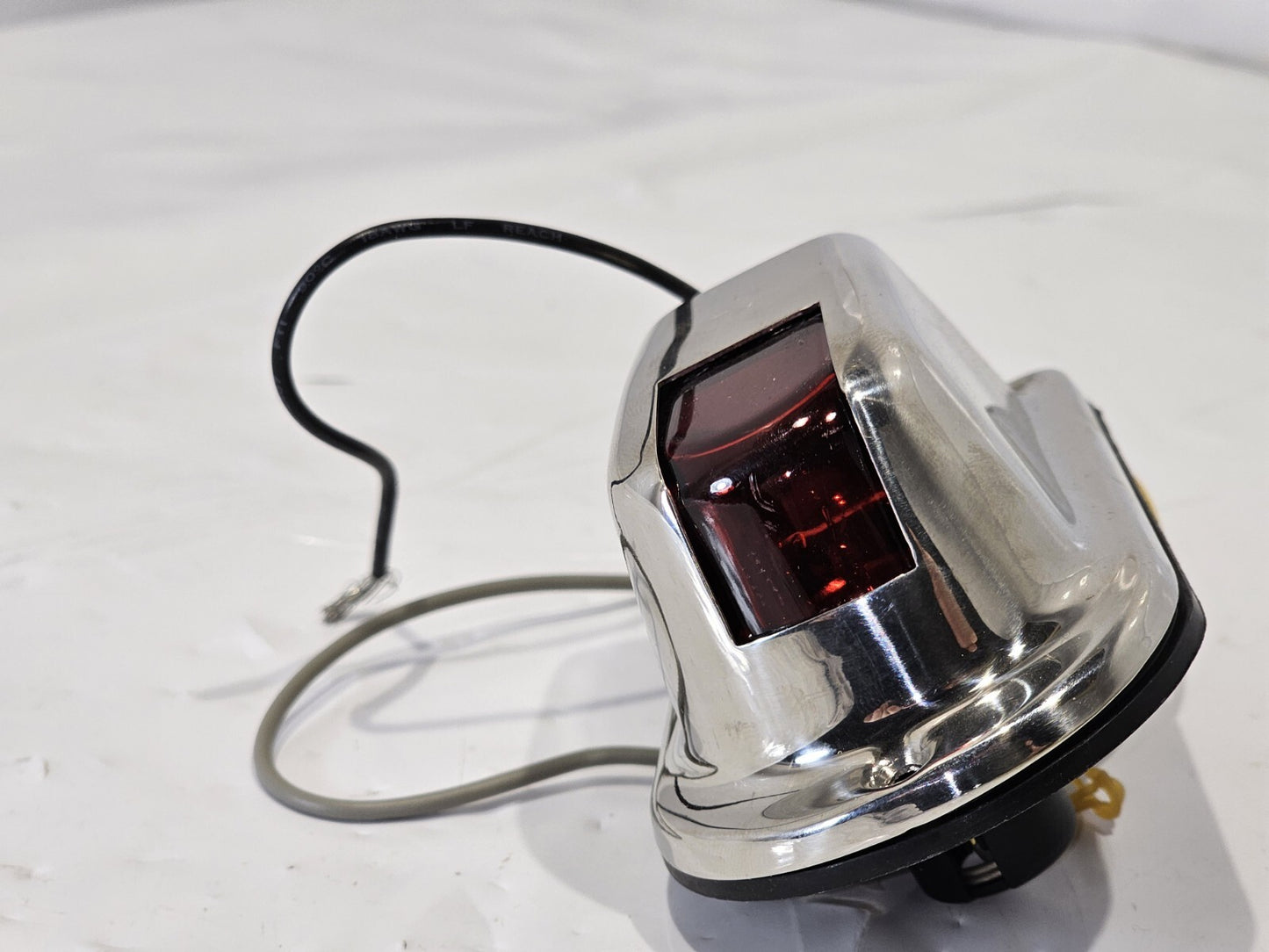 Attwood Marine 66314R7 1-Mile Sidelight Red Vertical Mount