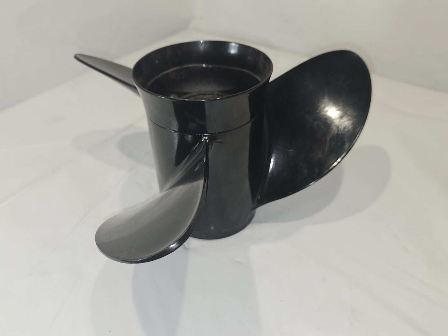 Michigan Wheel Propeller 011004 JE 45-75Hp Lg Gearcase 85-140 V4 13"x19P