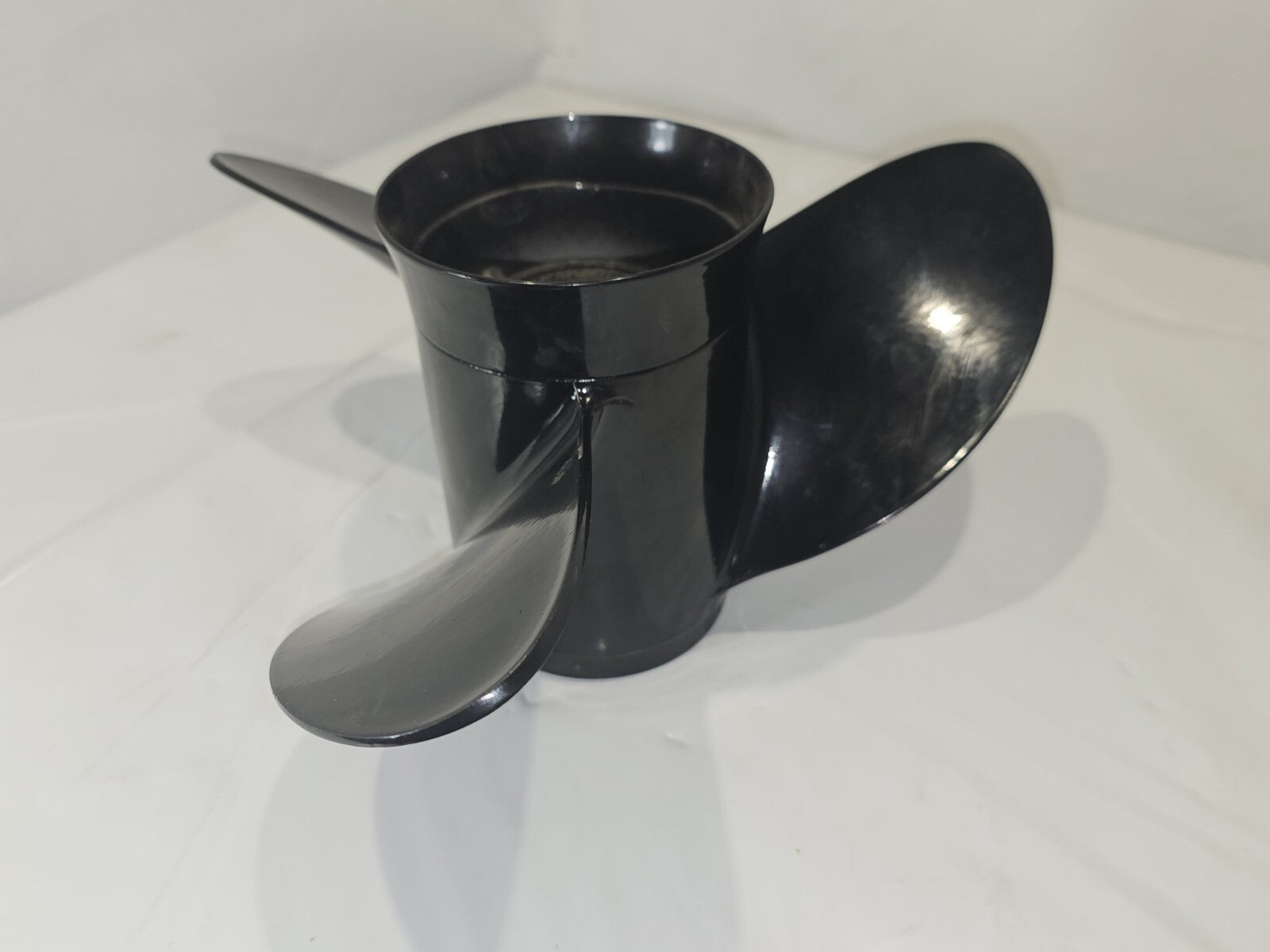 Michigan Wheel Propeller 011004 JE 45-75Hp Lg Gearcase 85-140 V4 13"x19P