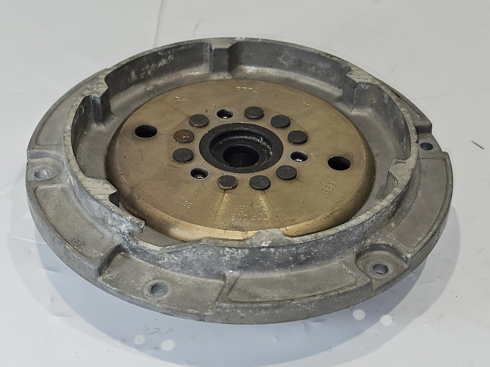 Yamaha Outboard 25 30 HP 1984-1992 Flywheel Rotor Assembly 689-85550-41-00