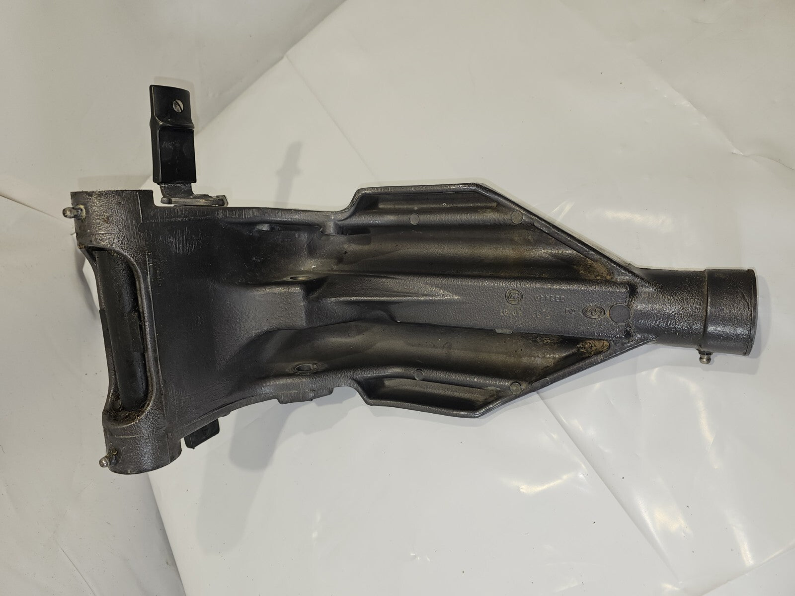 0332440 0350642 SWIVEL BRACKET OMC/JOHNSON/EVINRUDE