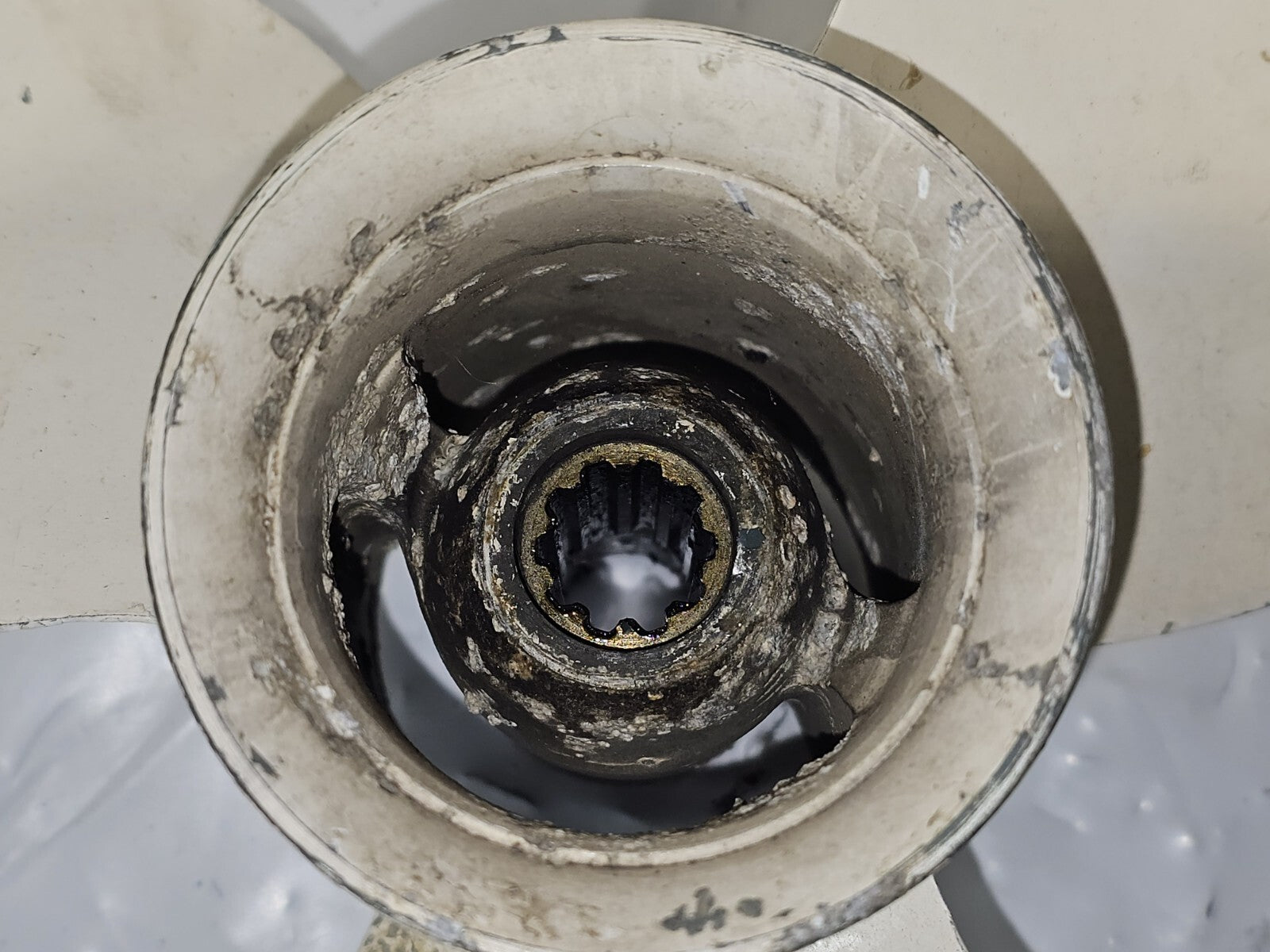 9 7/8 x 9  Boat Propeller Fit Yamaha 25-30 HP 10 Spline 664-45947-01-EL, RH