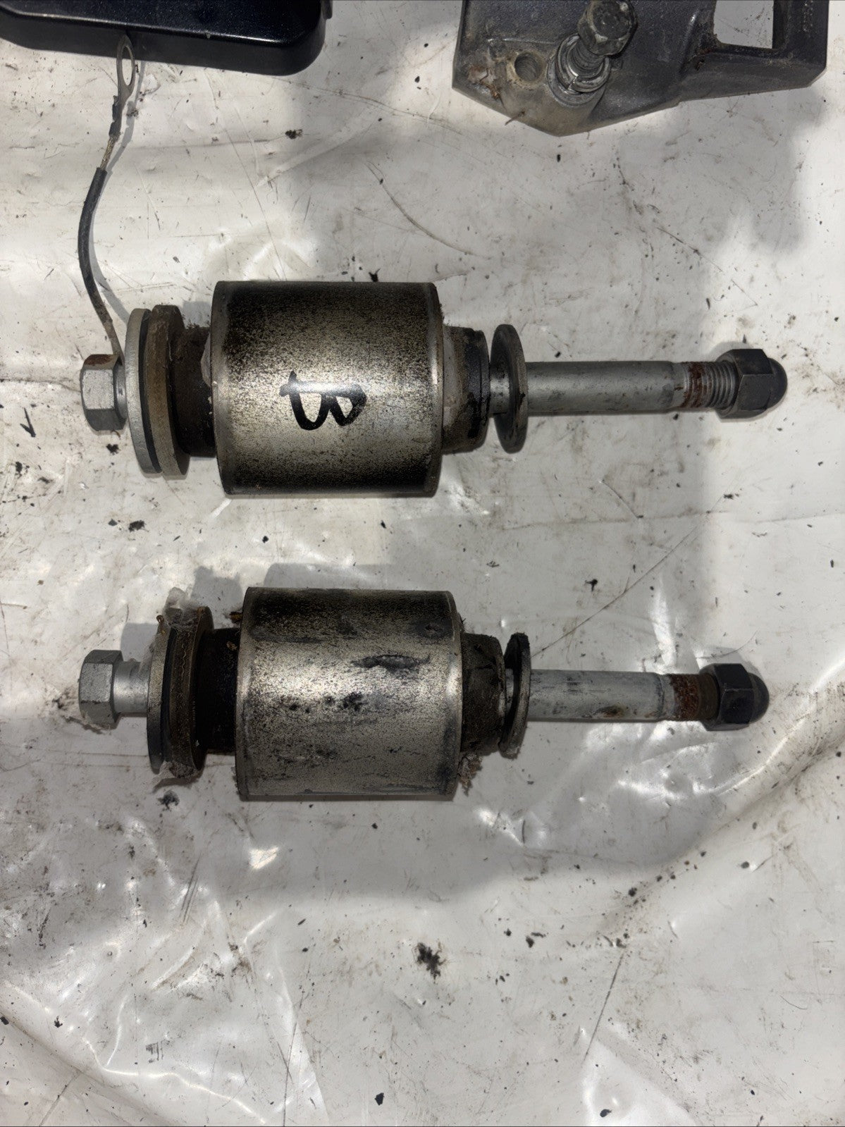 YAMAHA PRO V 150 175 200 HP LOWER MOUNT DAMPER COVER SET 6J9-44553-01-NA