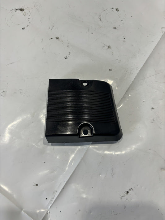 JOHNSON EVINRUDE  PORT STERN MOUNTING COVER HOUSING 335475