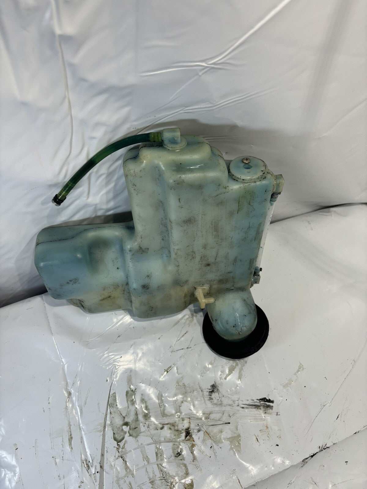 Mercury Outboard 1991-2006 Oil Tank 50 HP 812718T1