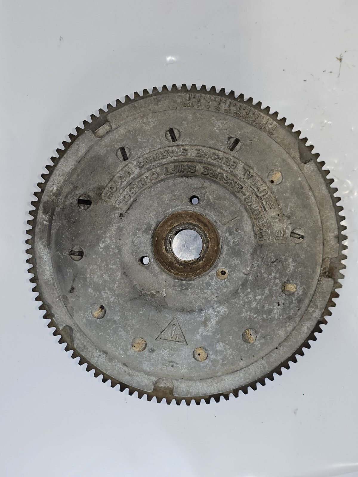 Evinrude V4 Johnson OMC Flywheel 582629 85 90 110 115 Outboard Boat Motor 