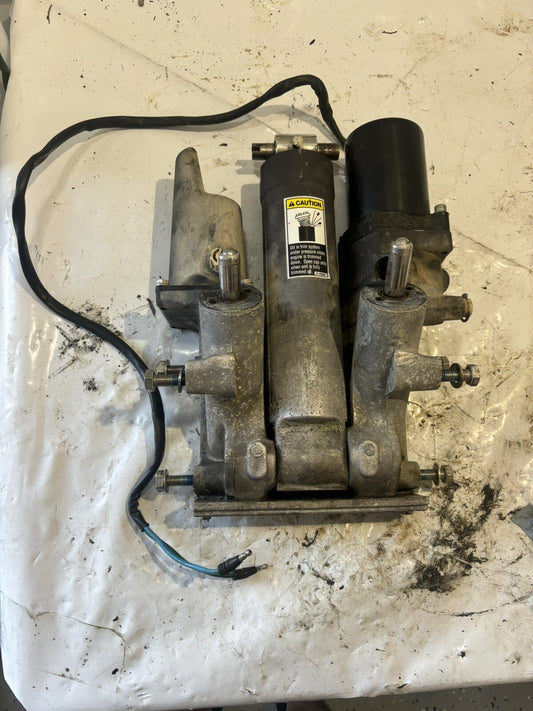 1992-2010 135-250 Hp Mercury  Power Tilt Trim Unit 855998A11 + Pin & Bolts 2001