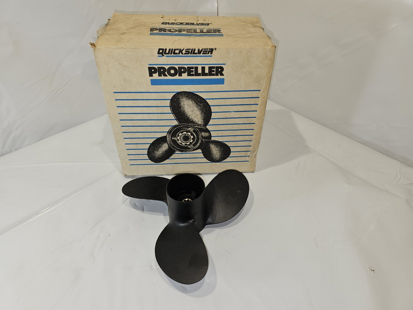 QUICKSILVER PROP 48-47944A   8 7/8" dia  5" PITCH