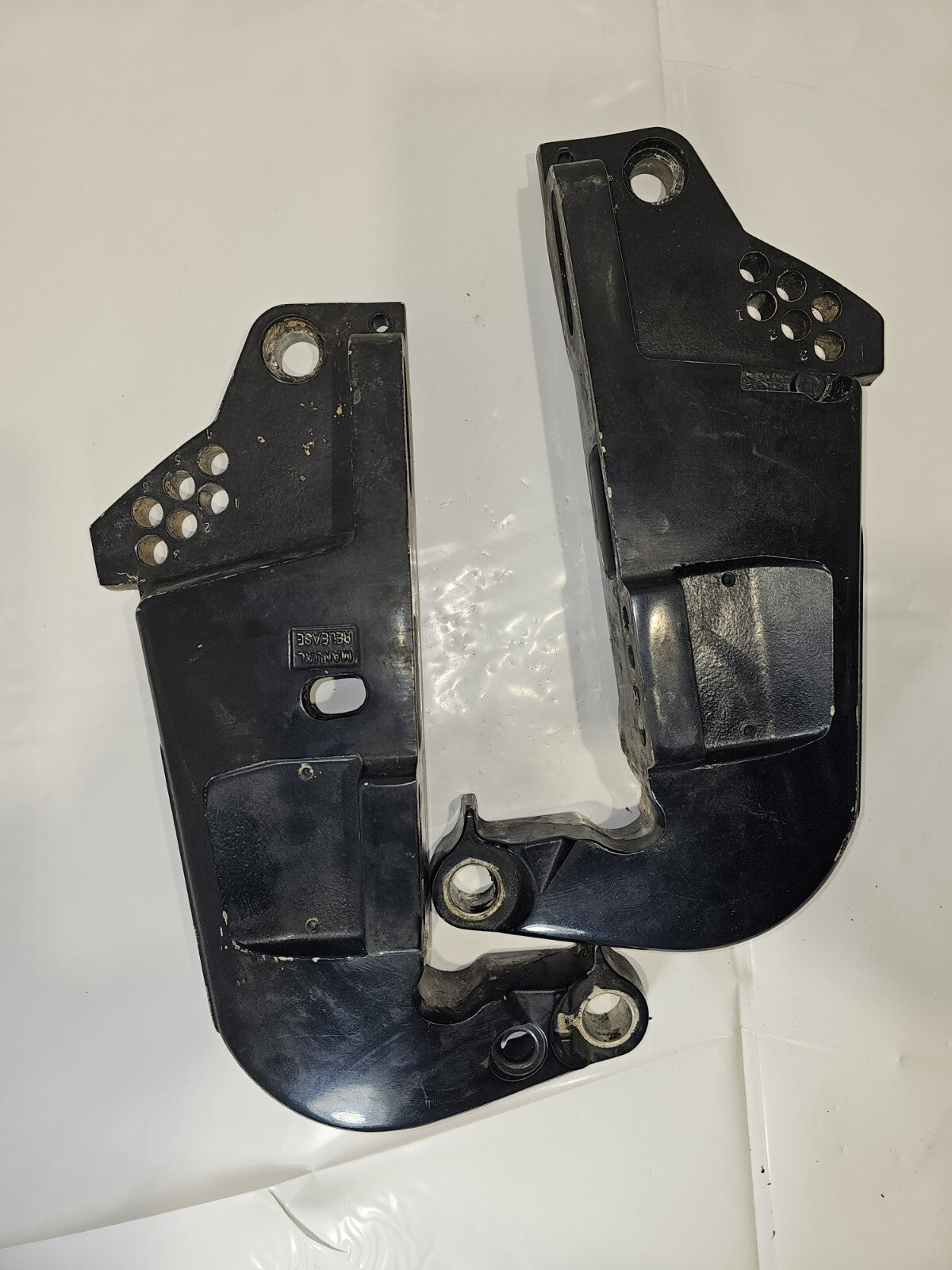 OMC Evinrude Johnson 336506 336505 Stern Bracket Set OEM