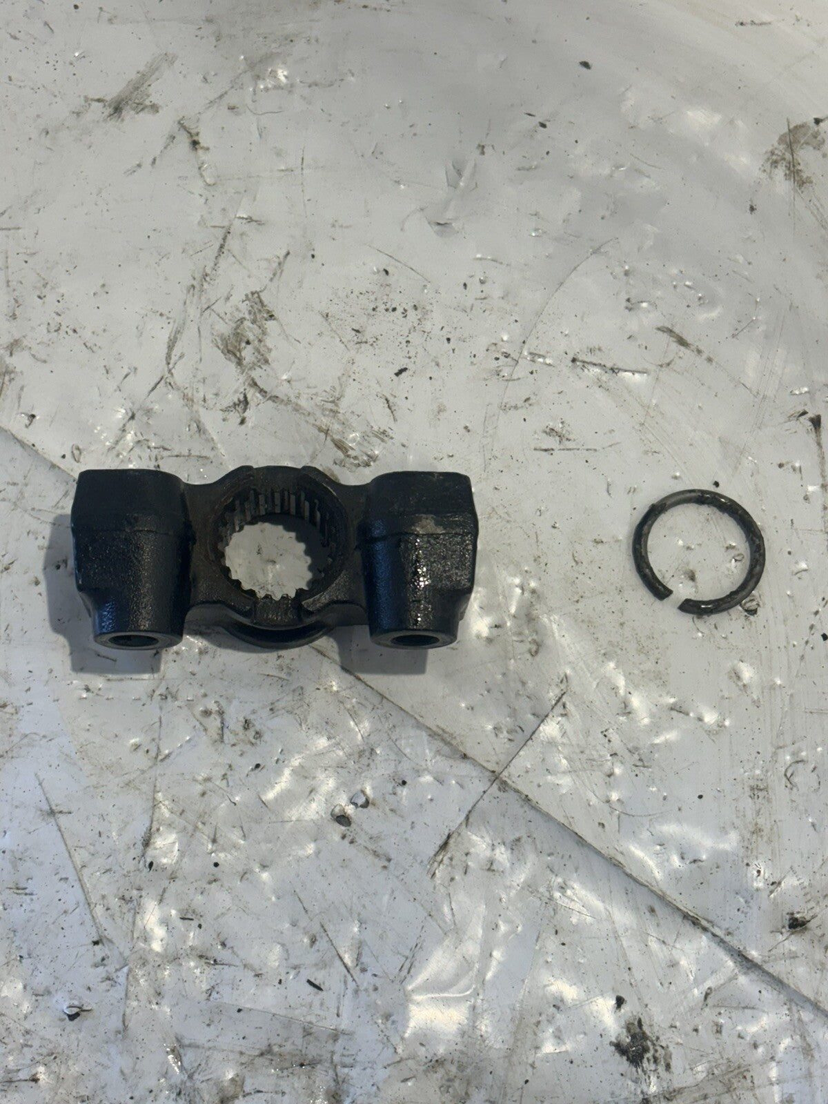 Mercury 1987 1988 - 2006 Bottom Yoke 75 80 90 100 115 125 HP READY TO INSTALL