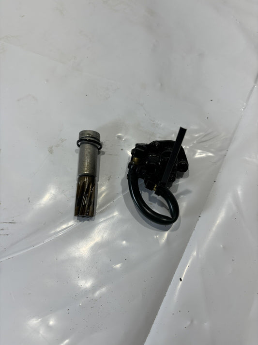 Mercury Mariner 50 HP Oil Pump 812690A1 and gear drive
