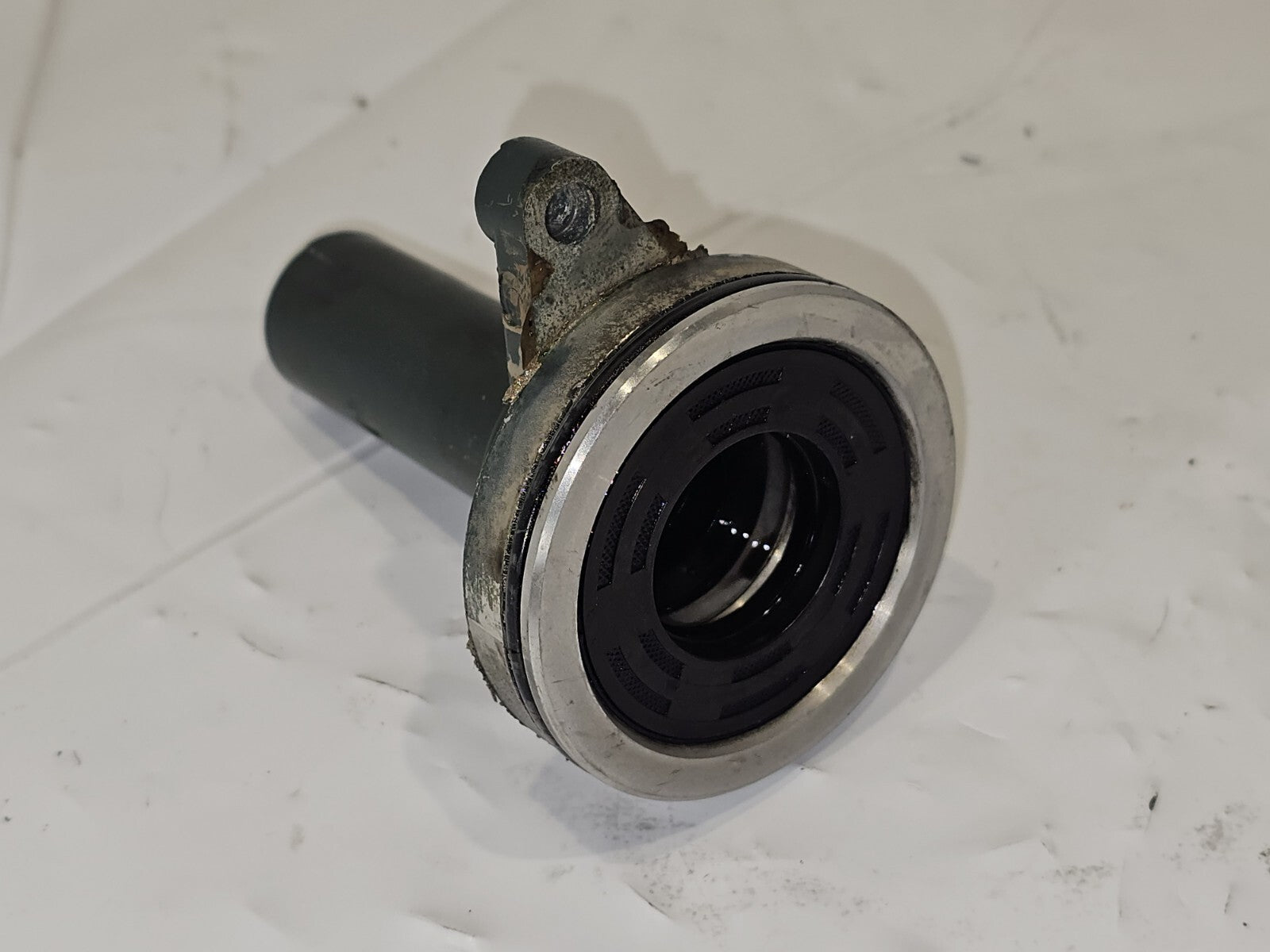 Yamaha Outboard Oil Seal Housing 689-15396-01-CA