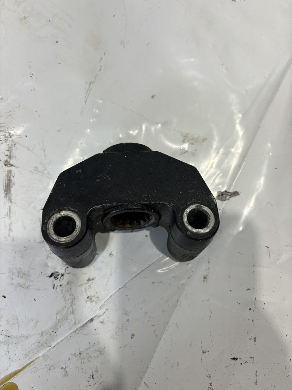 Mercury 1993 50hp ELHPTO Outboard bottom yoke