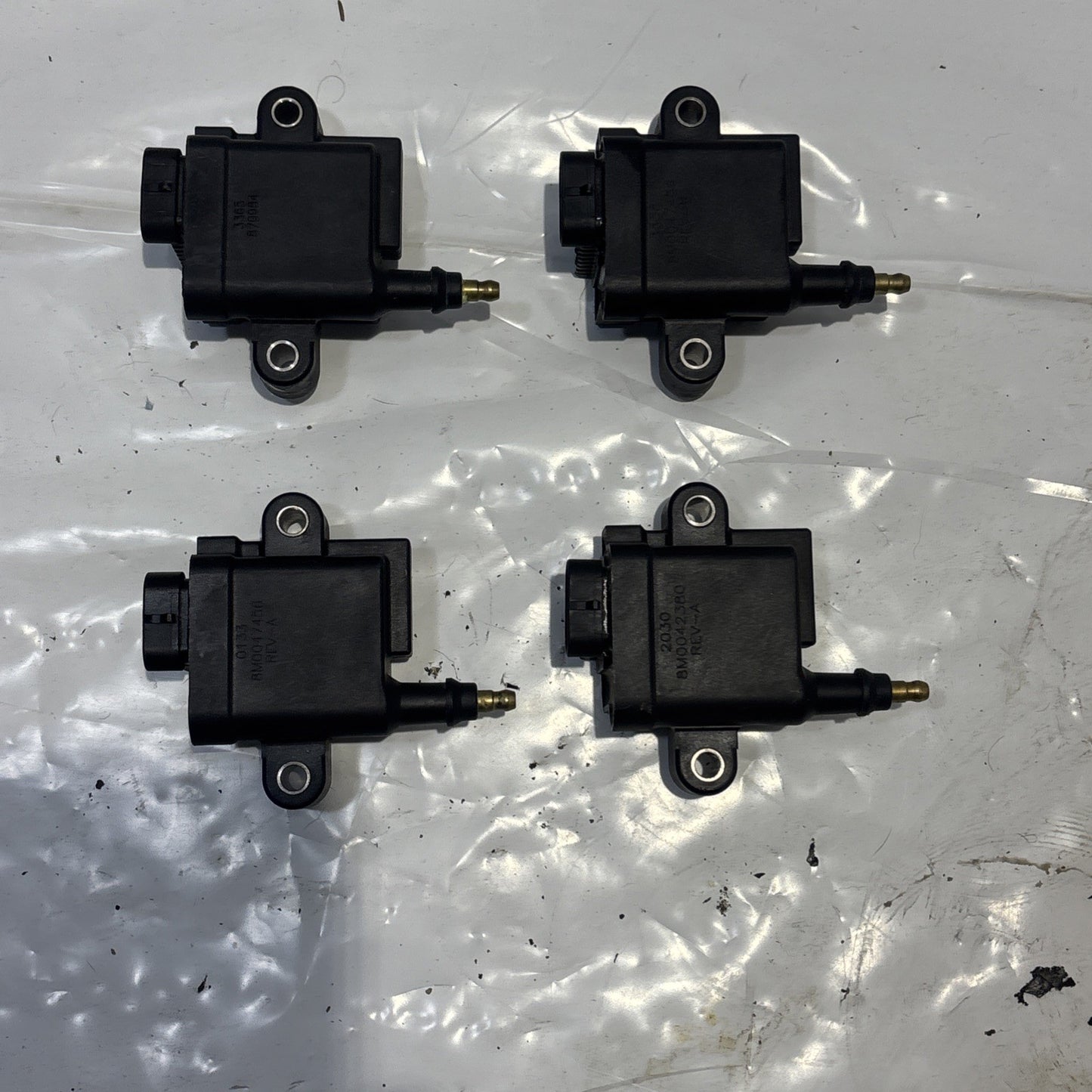 Ignition Coil for Mercury Optimax 300-8M0077471 339-879984T00  300-879984T01