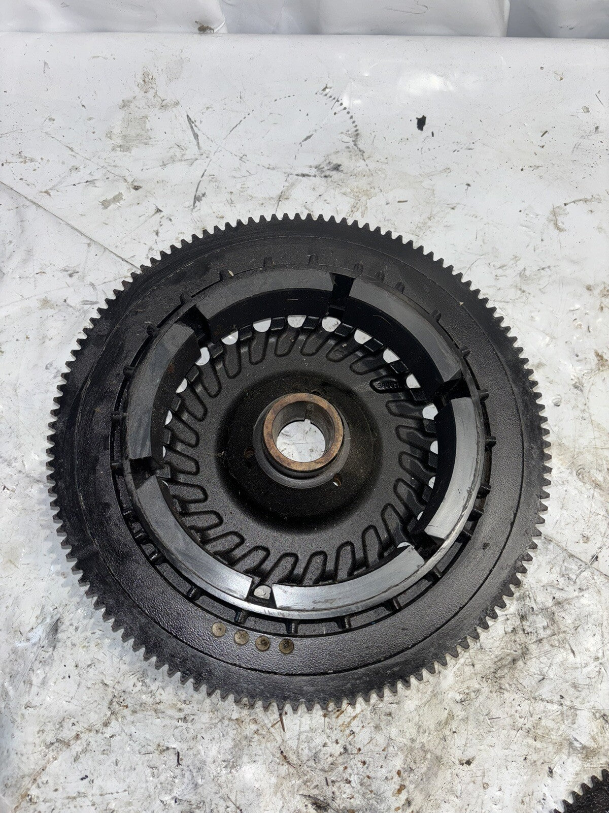 Flywheel Assy 0586651 586651 Evinrude Outboard Ficht 2001-2005 200 225 250 hp