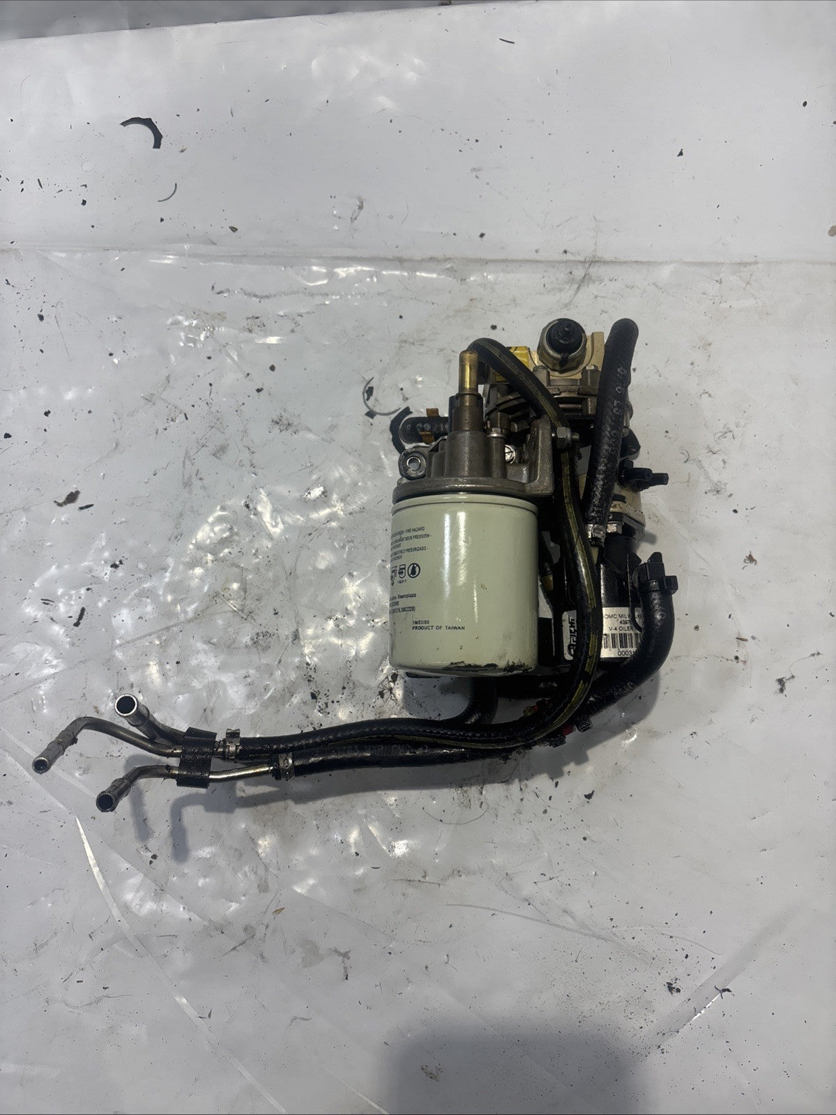 5000372 439707 Evinrude 98 Ficht 115hp E115FTLECS oil lift pump oil injector D3