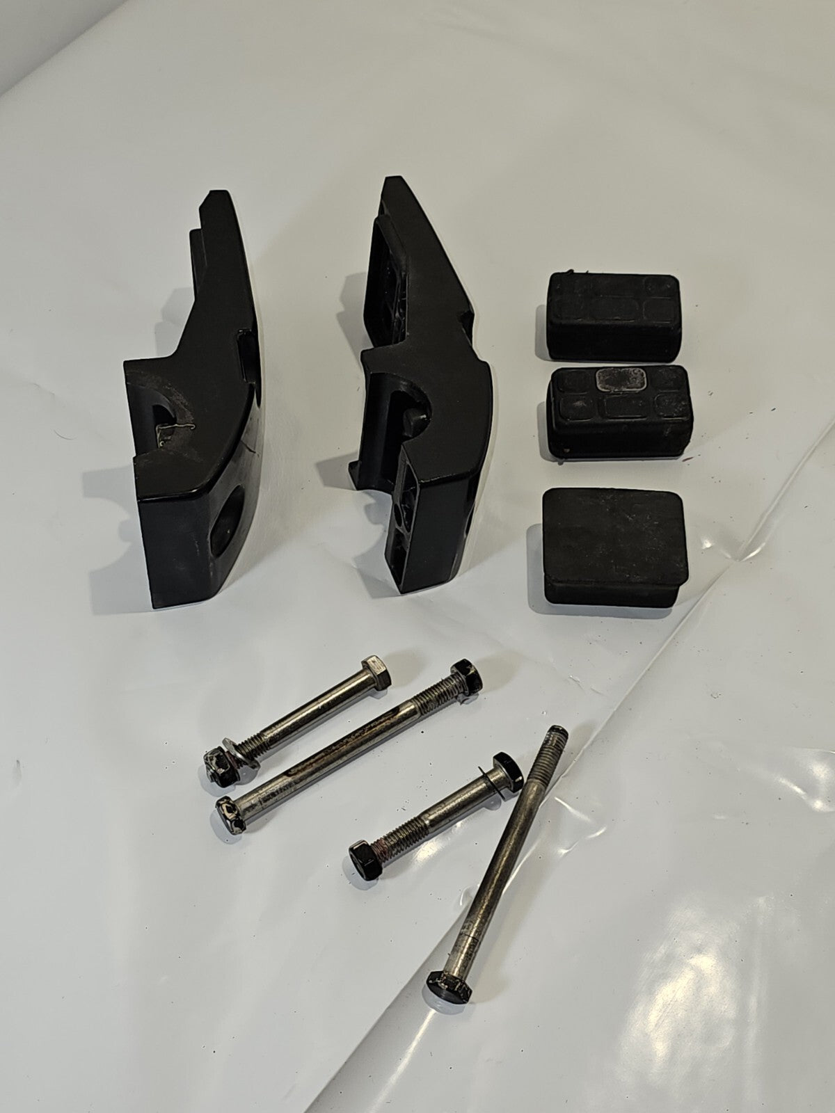 Mercury Mariner 15-25 HP Lower Mount Cover Set & Bumpers 17232A2 17232A1 85123 