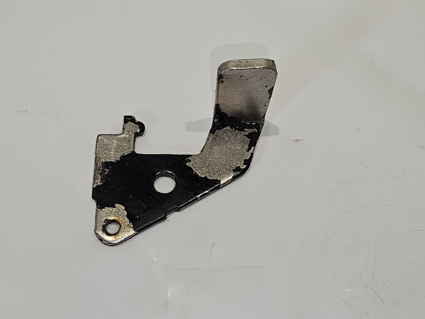 LATCH ARM FOR BOTTOM COWL LEVER MERCURY OUTBOARD 78809