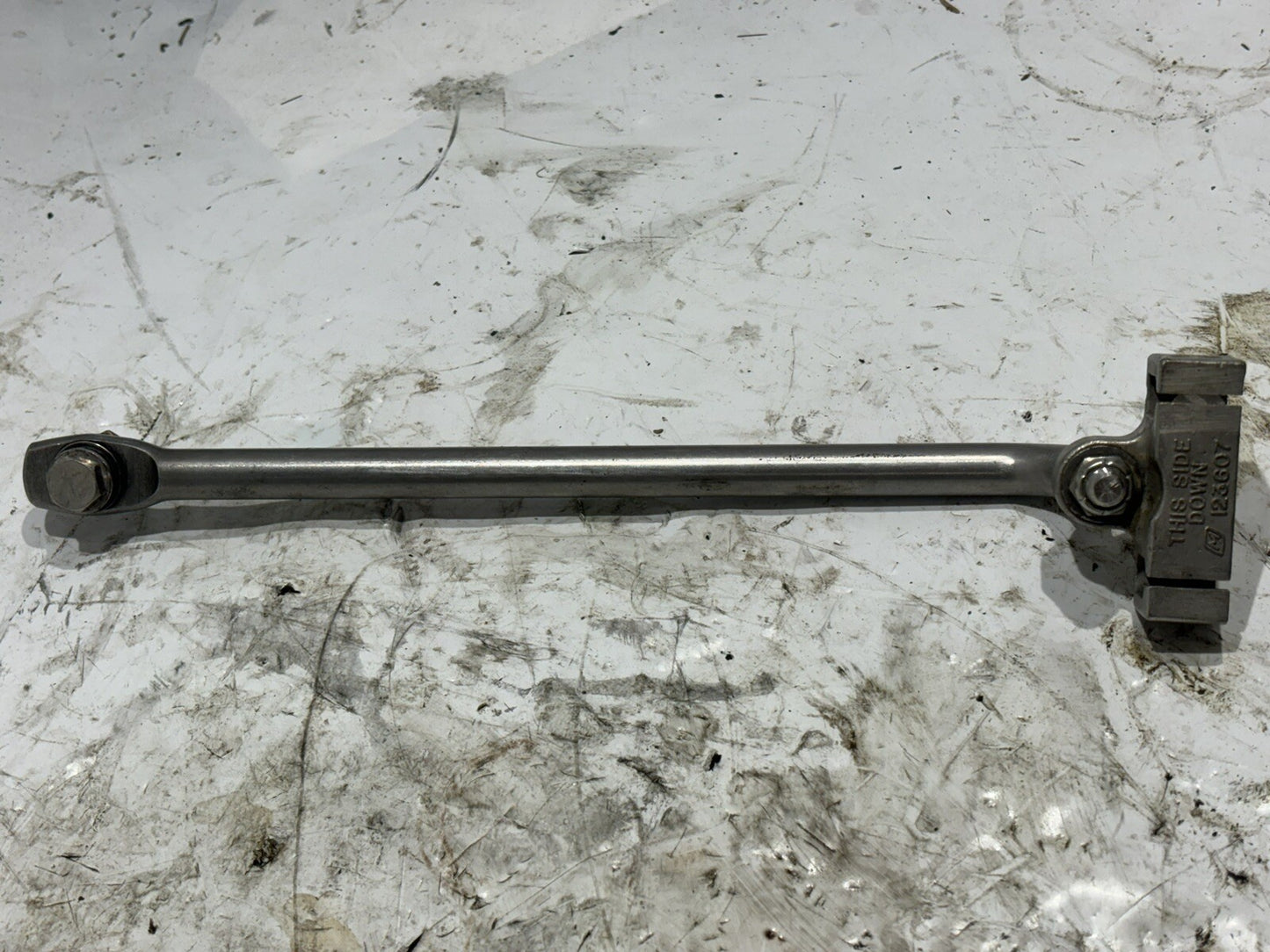 JOHNSON EVINRUDE  STEERING LINK ARM ASSEMBLY 173694