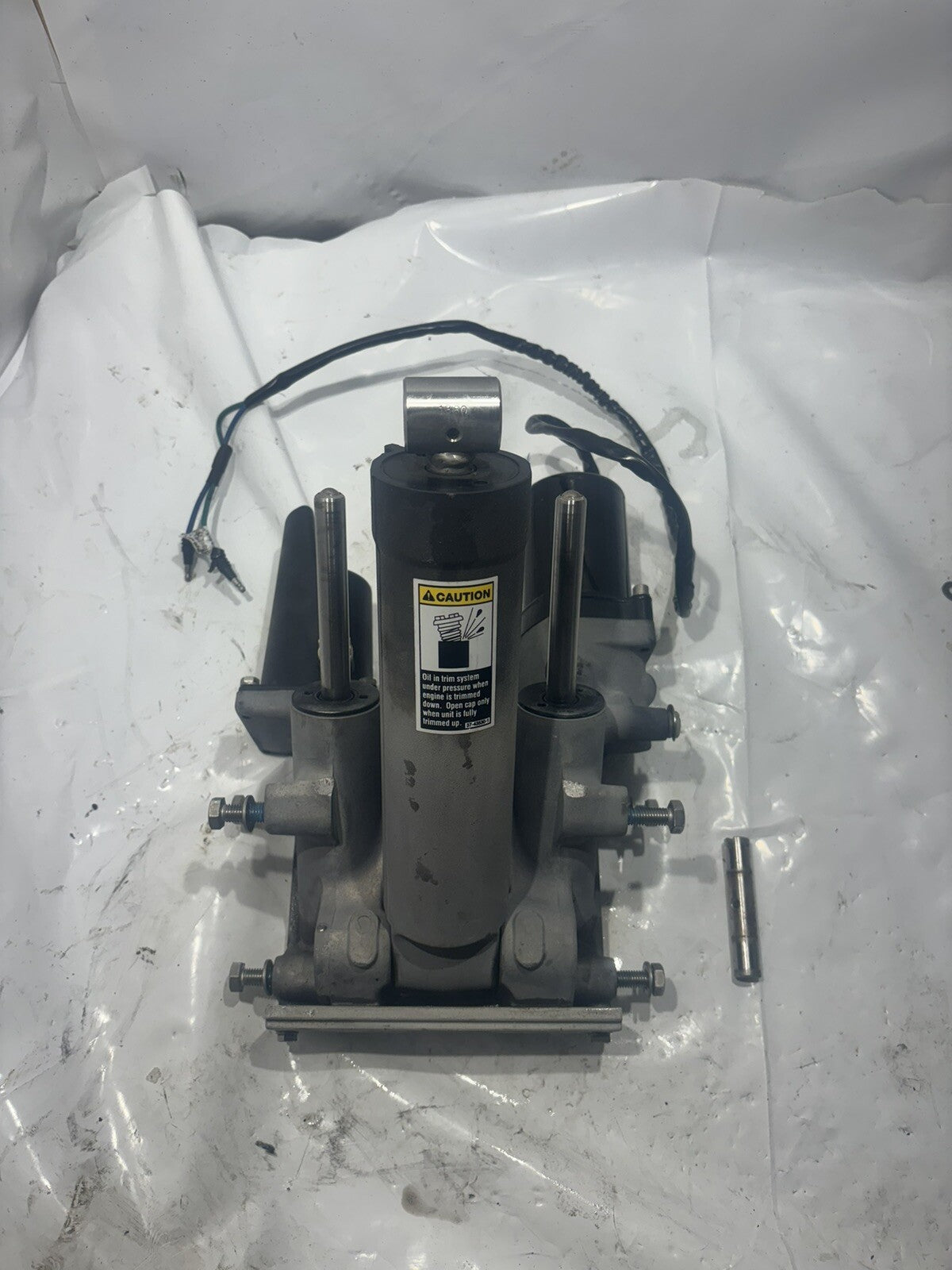 Mercury 135 150 175 200 225 250 HP Outboard Tilt and Trim Unit 855998A11