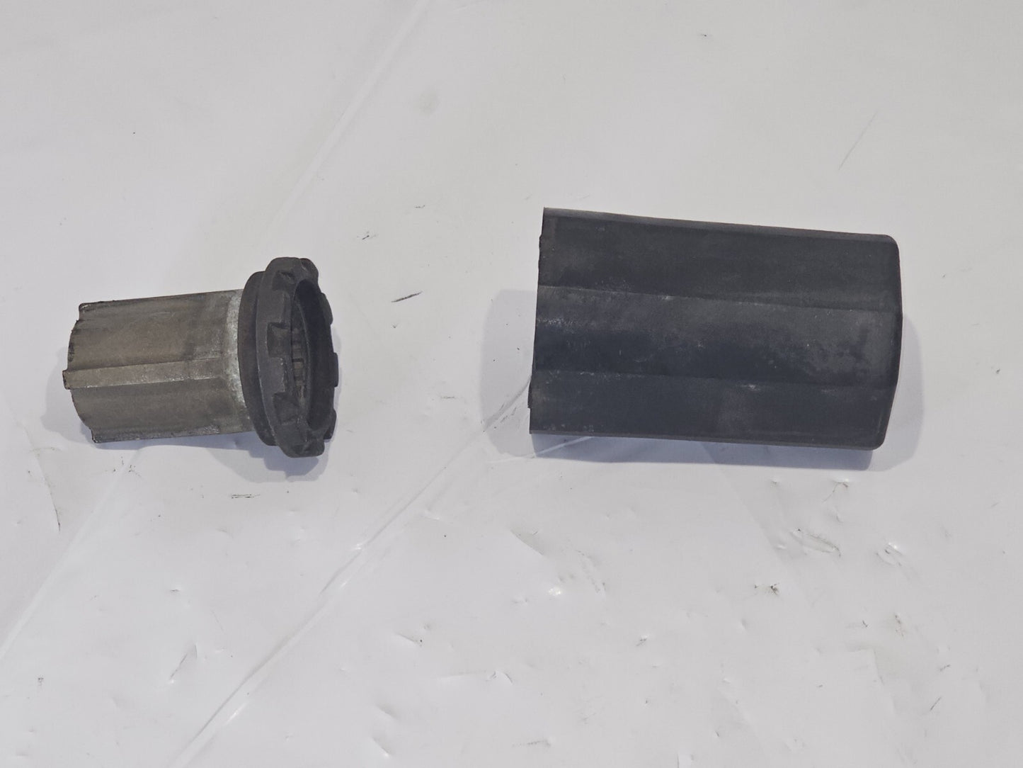 826074  Mercury Marine Propeller Hub Adaptor  15 Spline Drive Sleeve