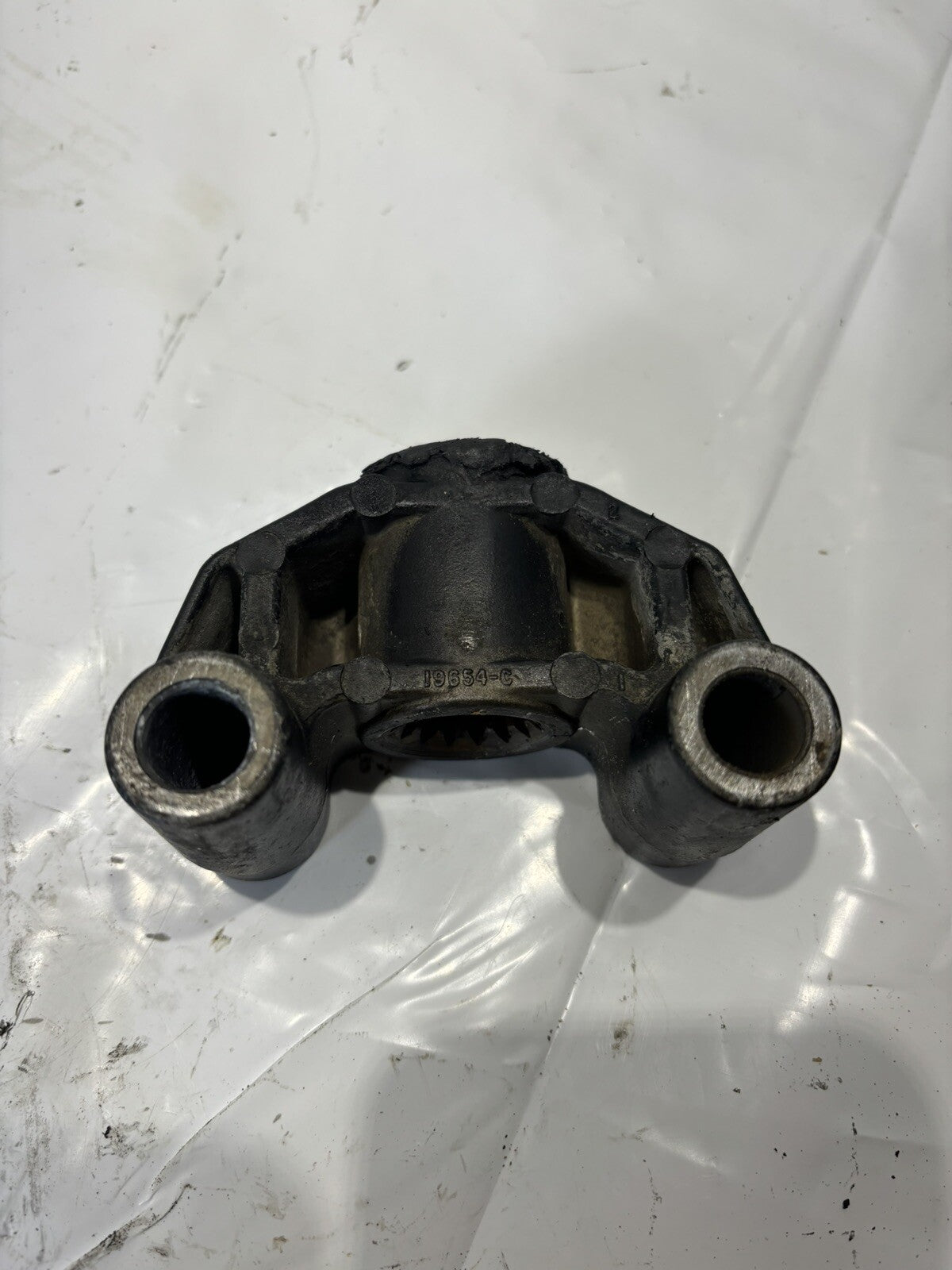 Mercury 1993 50hp ELHPTO Outboard bottom yoke