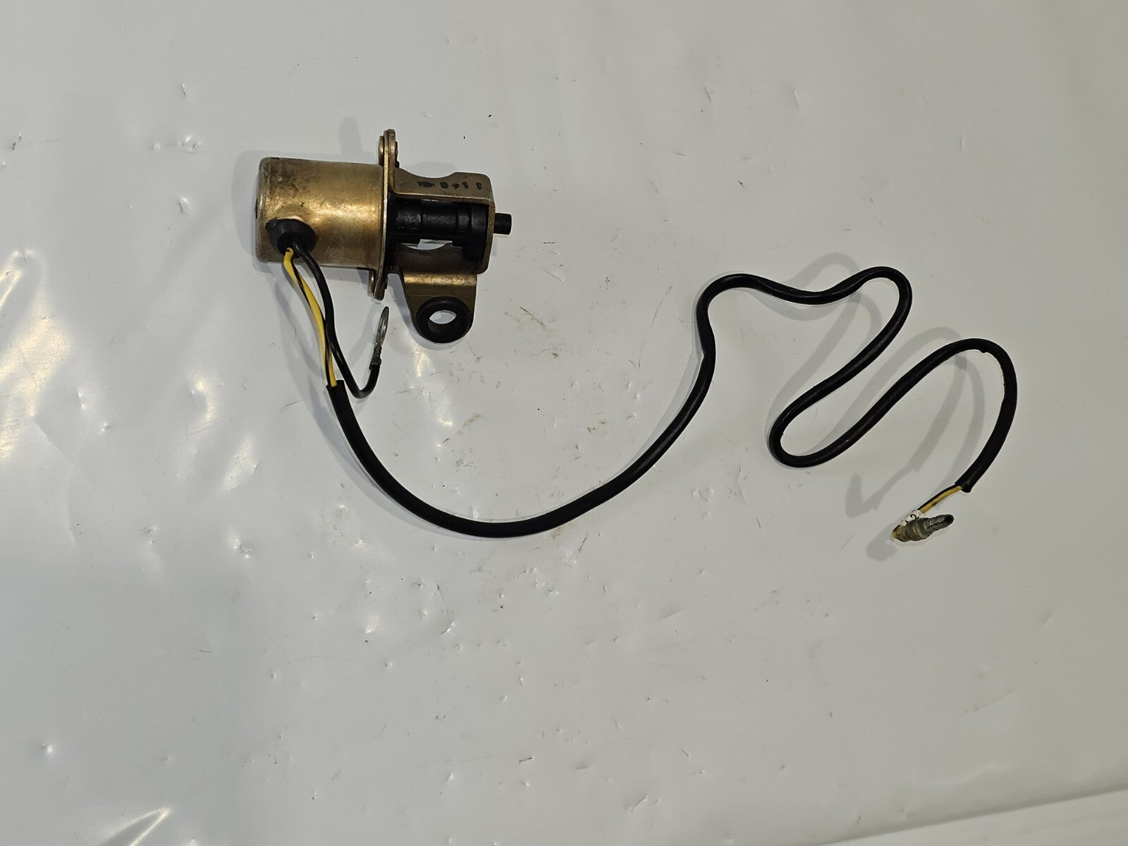 MERCURY OUTBOARD ENRICHNER VALVE AY 819503A4