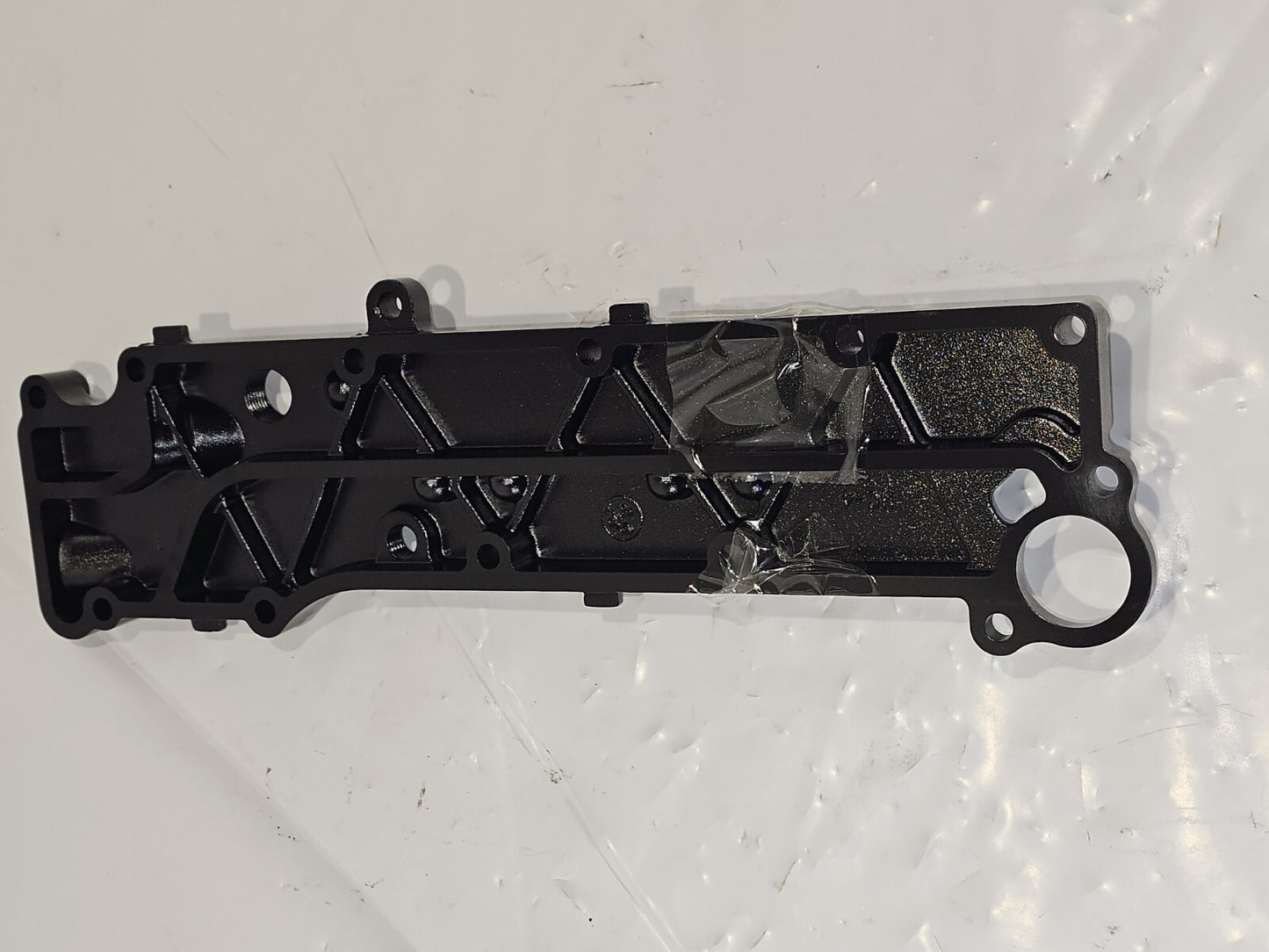 8M0118194 - 4CYL EXHAUST COVER