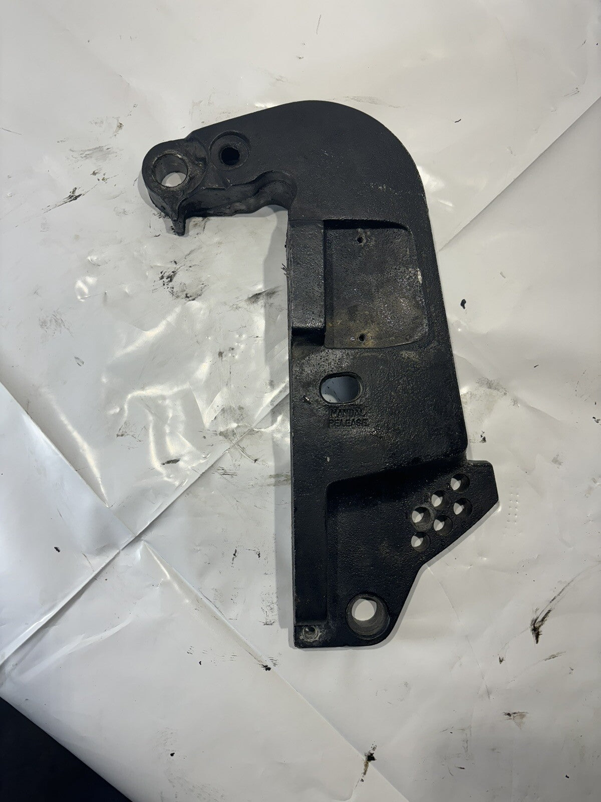 JOHNSON EVINRUDE STERN BRACKET STARBOARD 0351922