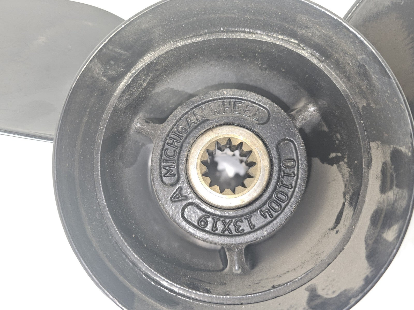 Michigan Wheel Propeller 011004 JE 45-75Hp Lg Gearcase 85-140 V4 13"x19P