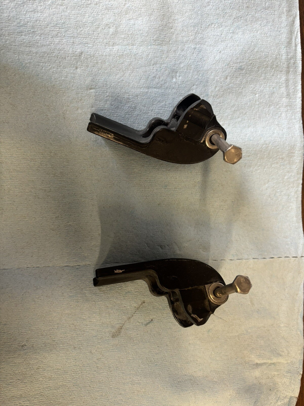 *OEM* (LOT OF 2) 0750 Mercury COWL HANDLE 852361T02