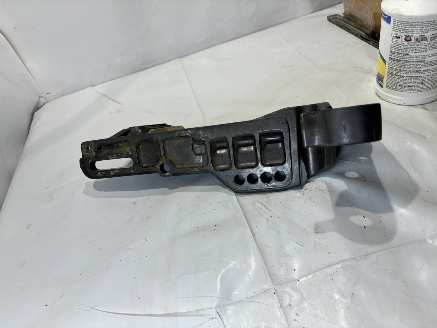 Evinrude Johnson Port Left Stern Bracket Clamp  0333621