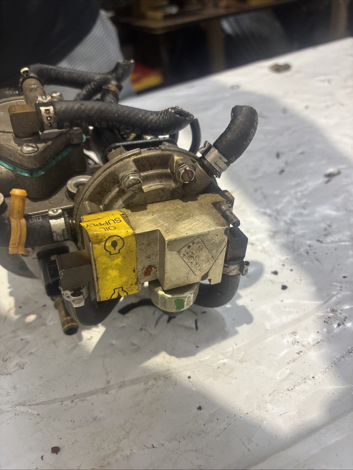 5000372 439707 Evinrude 98 Ficht 115hp E115FTLECS oil lift pump oil injector D3