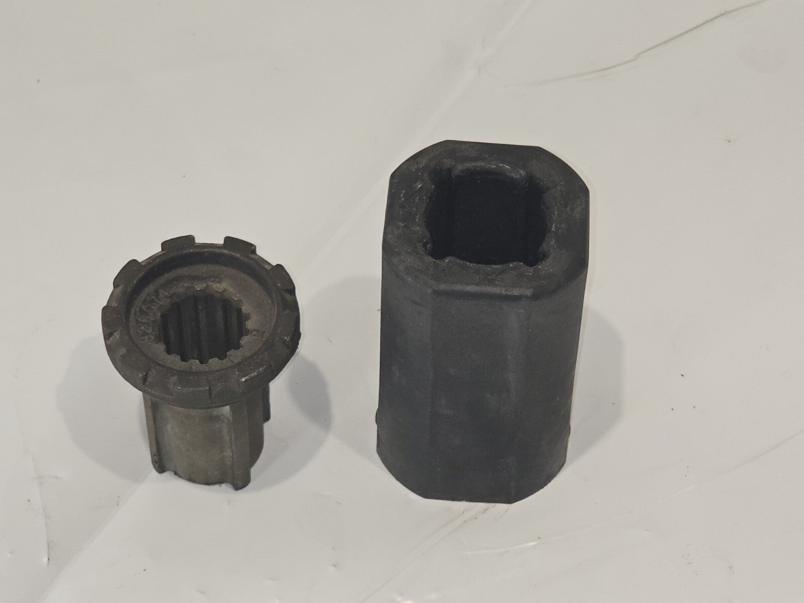 826074  Mercury Marine Propeller Hub Adaptor  15 Spline Drive Sleeve