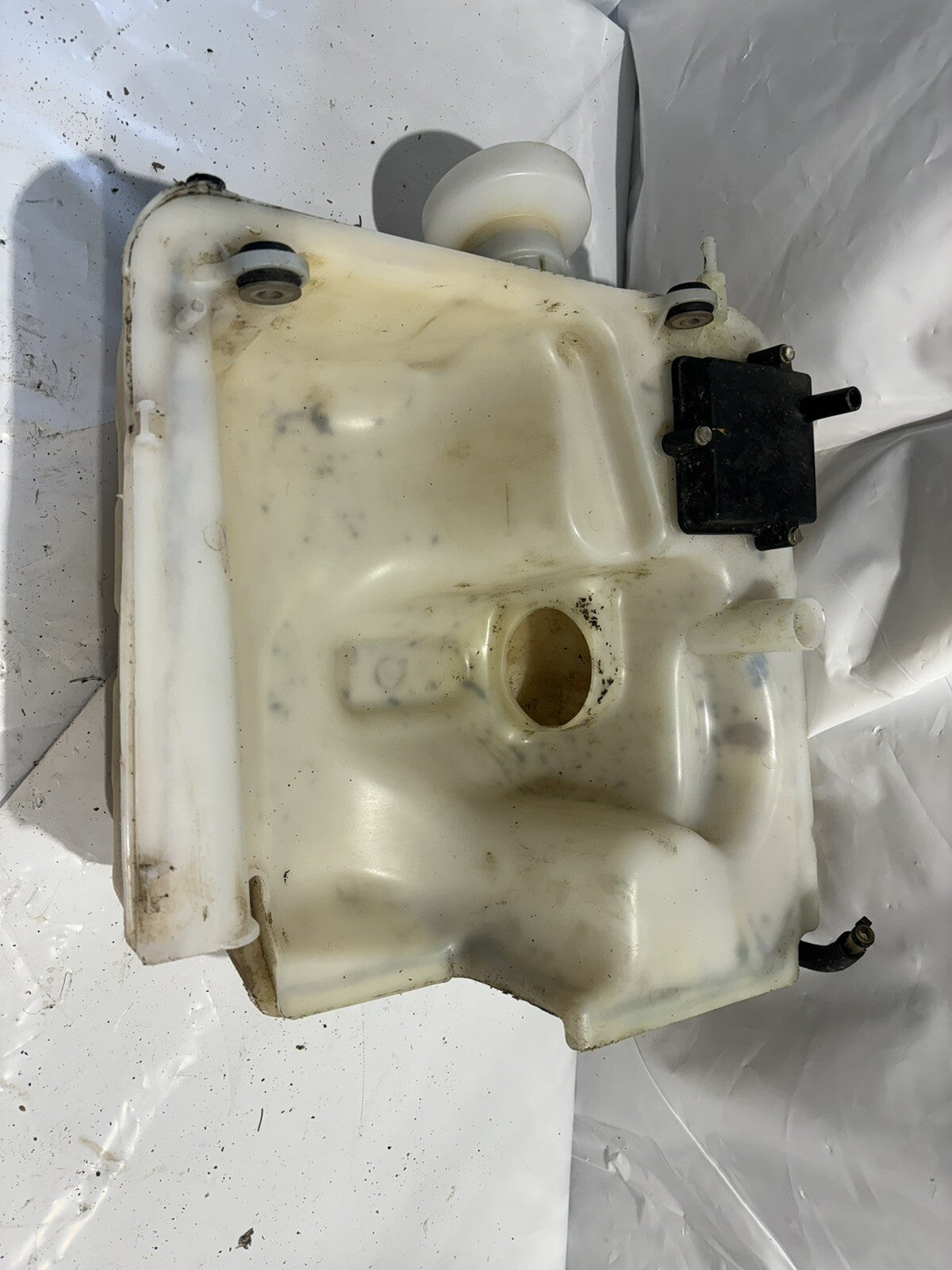 2005 Mercury  2 Stroke Optimax Outboard Oil Tank  879844T08