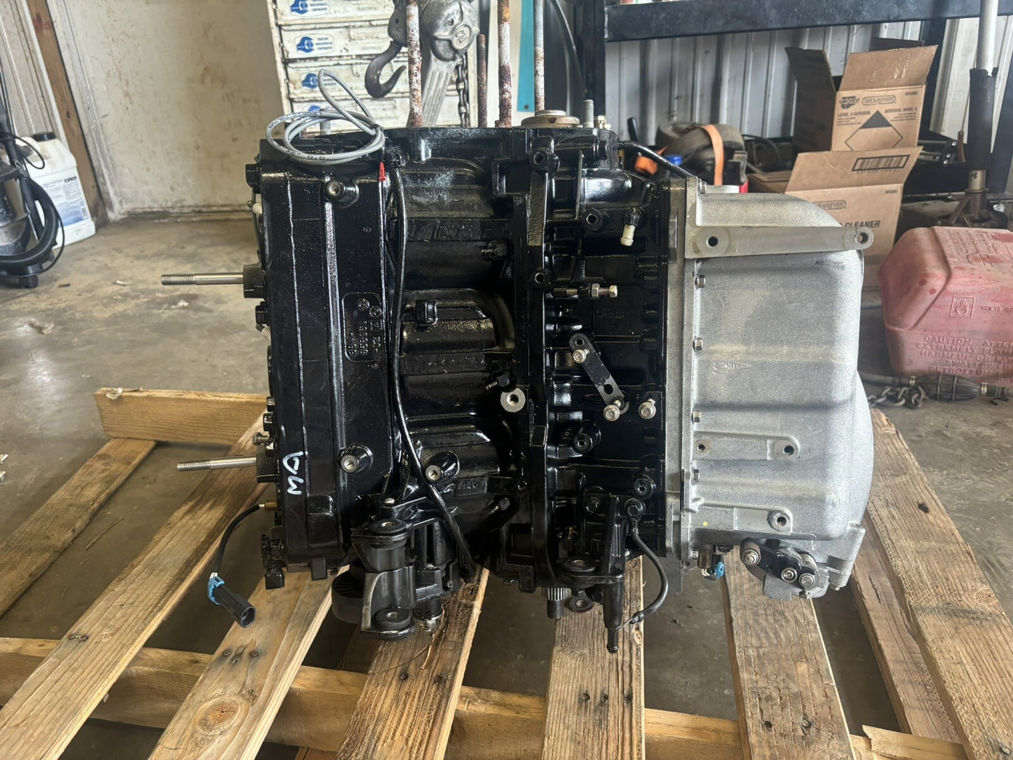 2006 Mercury 135HP Optimax 2 Stroke Powerhead CrankCase 879808T07 233 Hours