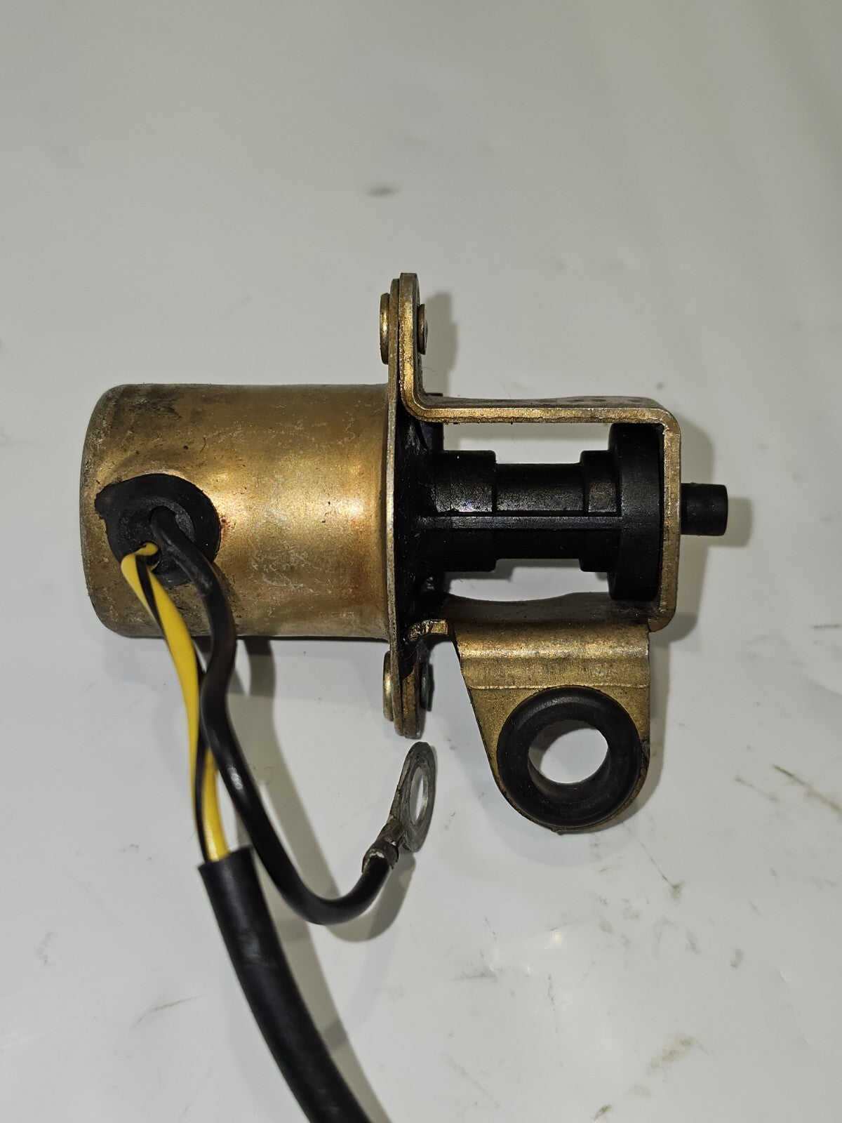MERCURY OUTBOARD ENRICHNER VALVE AY 819503A4