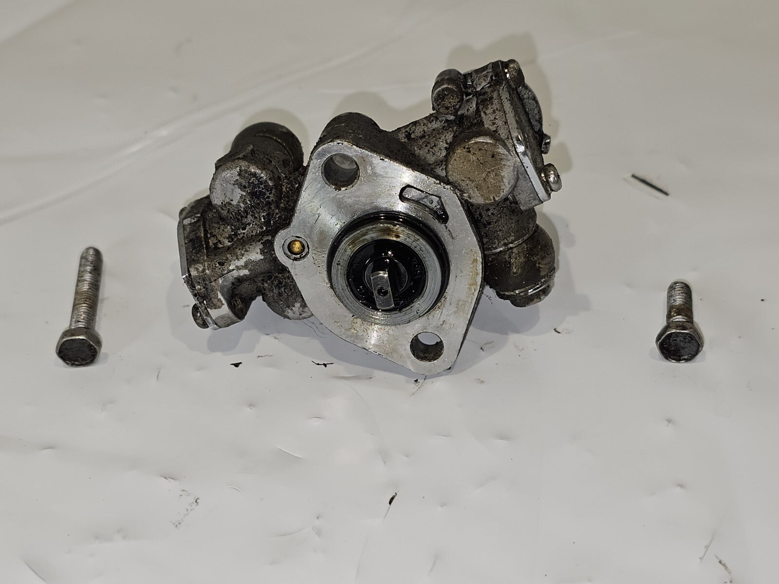 1989 Mercury 135 hp Oil Pump Assembly 815698T  41032