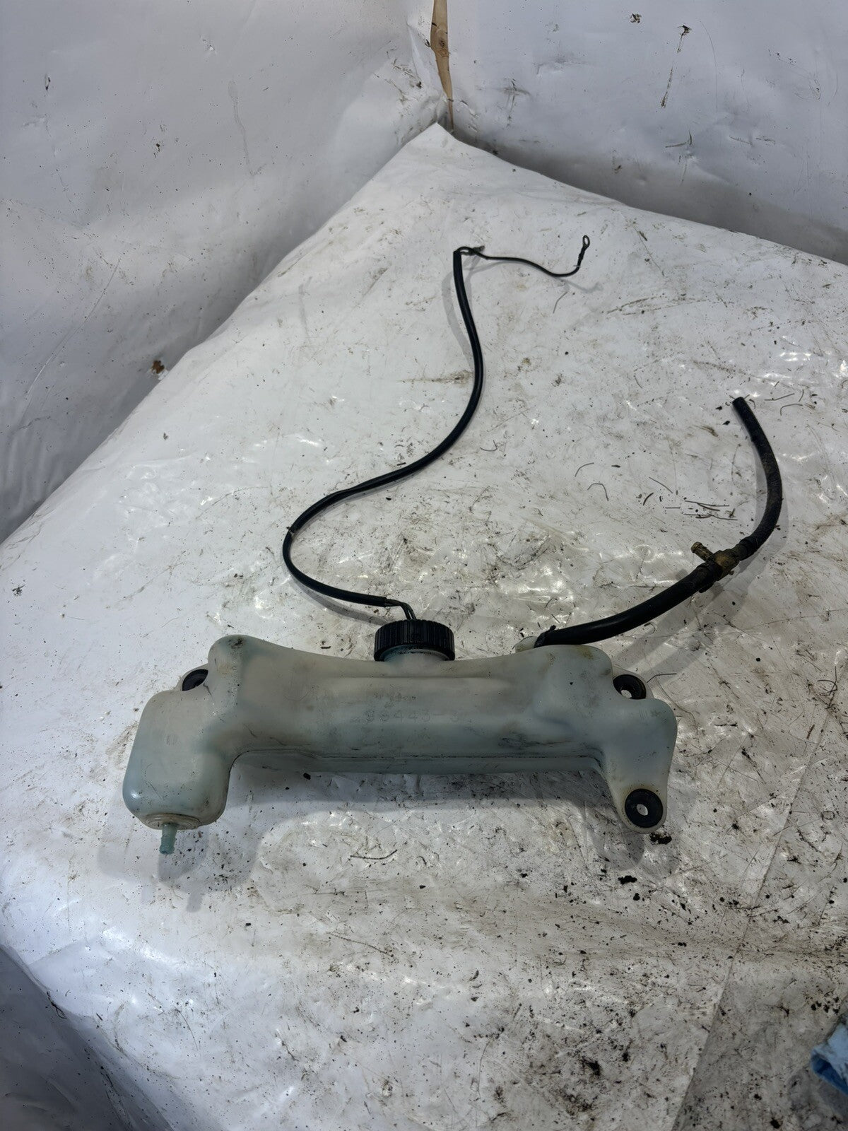 135/150/175/200 HP Mercury Oil Tank Reservoir w Cap 1990-2005 994436 43300A5